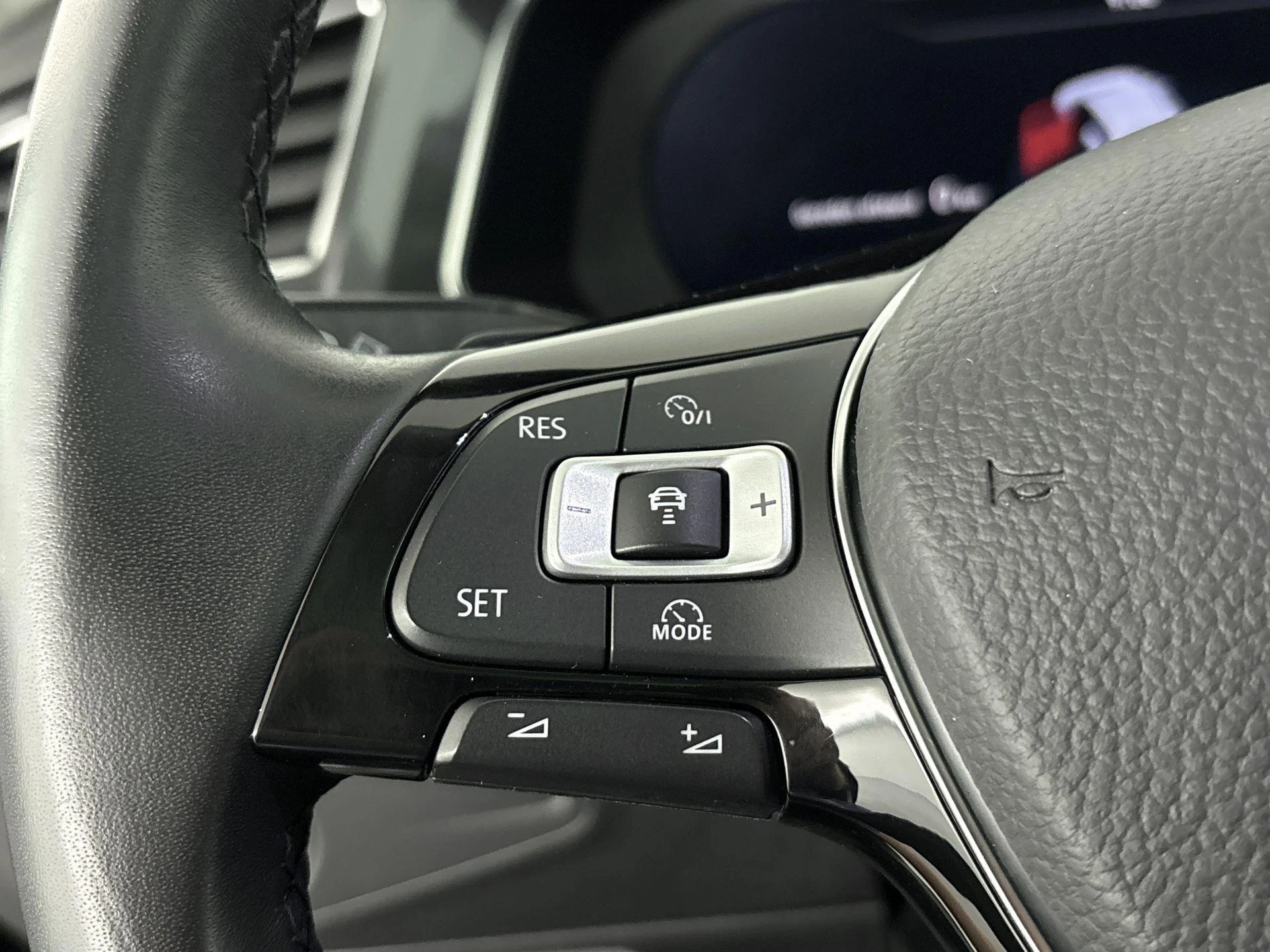 Volkswagen-Tiguan Allspace-image-5