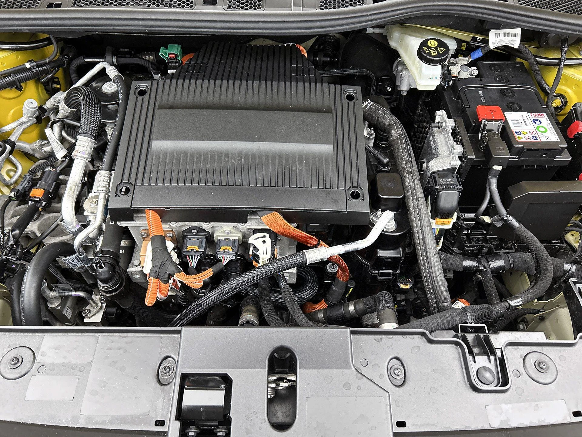 Peugeot-e-208-image-28