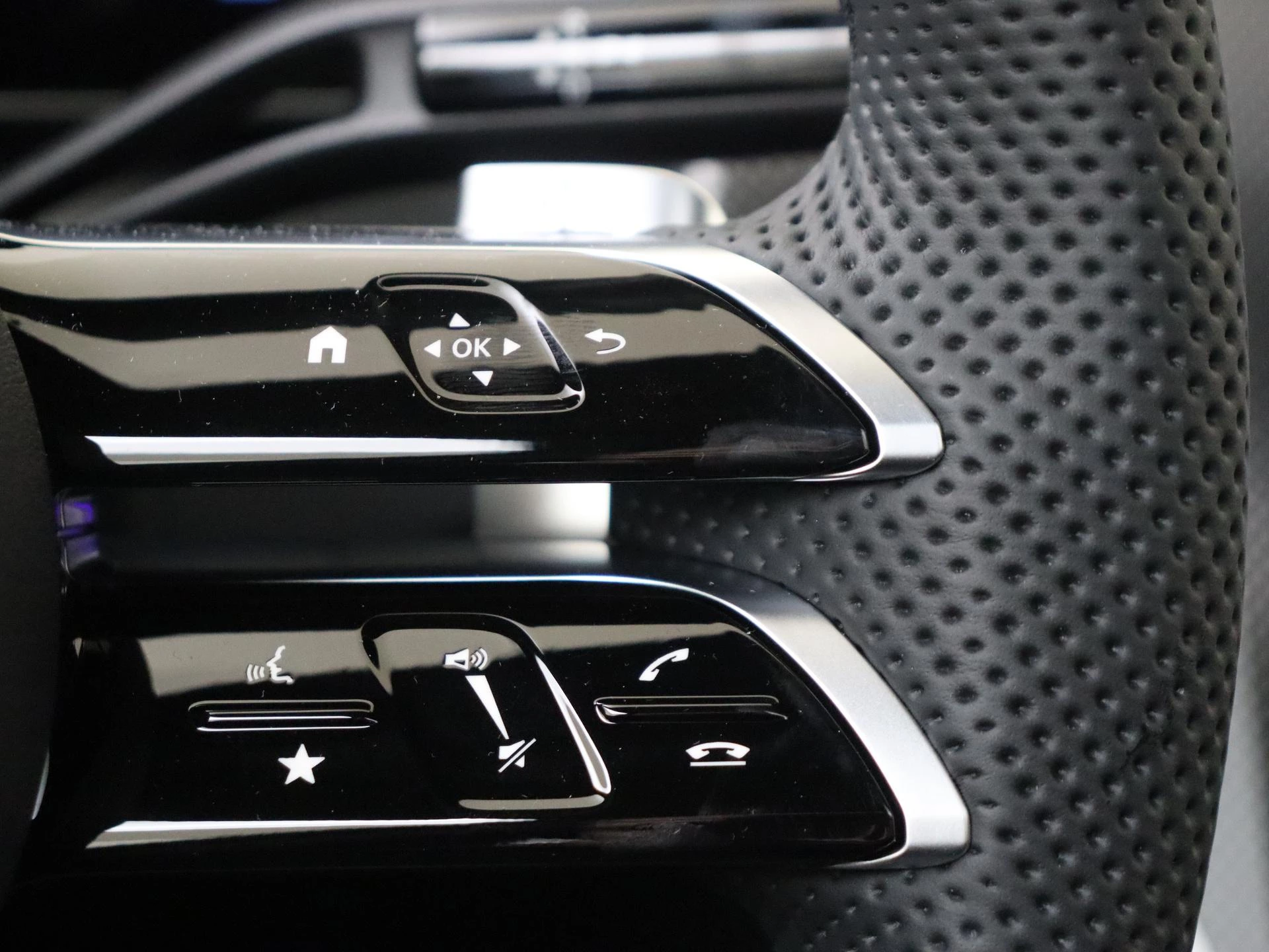 Mercedes-Benz-GLC-image-13