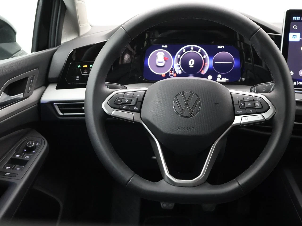 Volkswagen-Golf-image-9