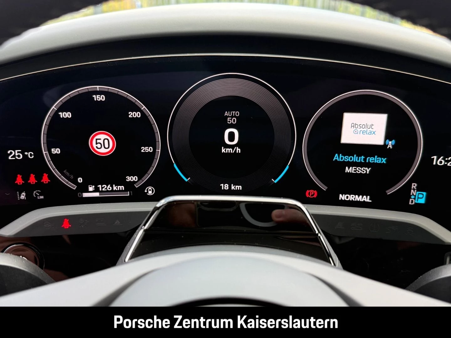 Porsche Taycan Black Edition InnoDrive HA-Lenkung HeadUp black edition