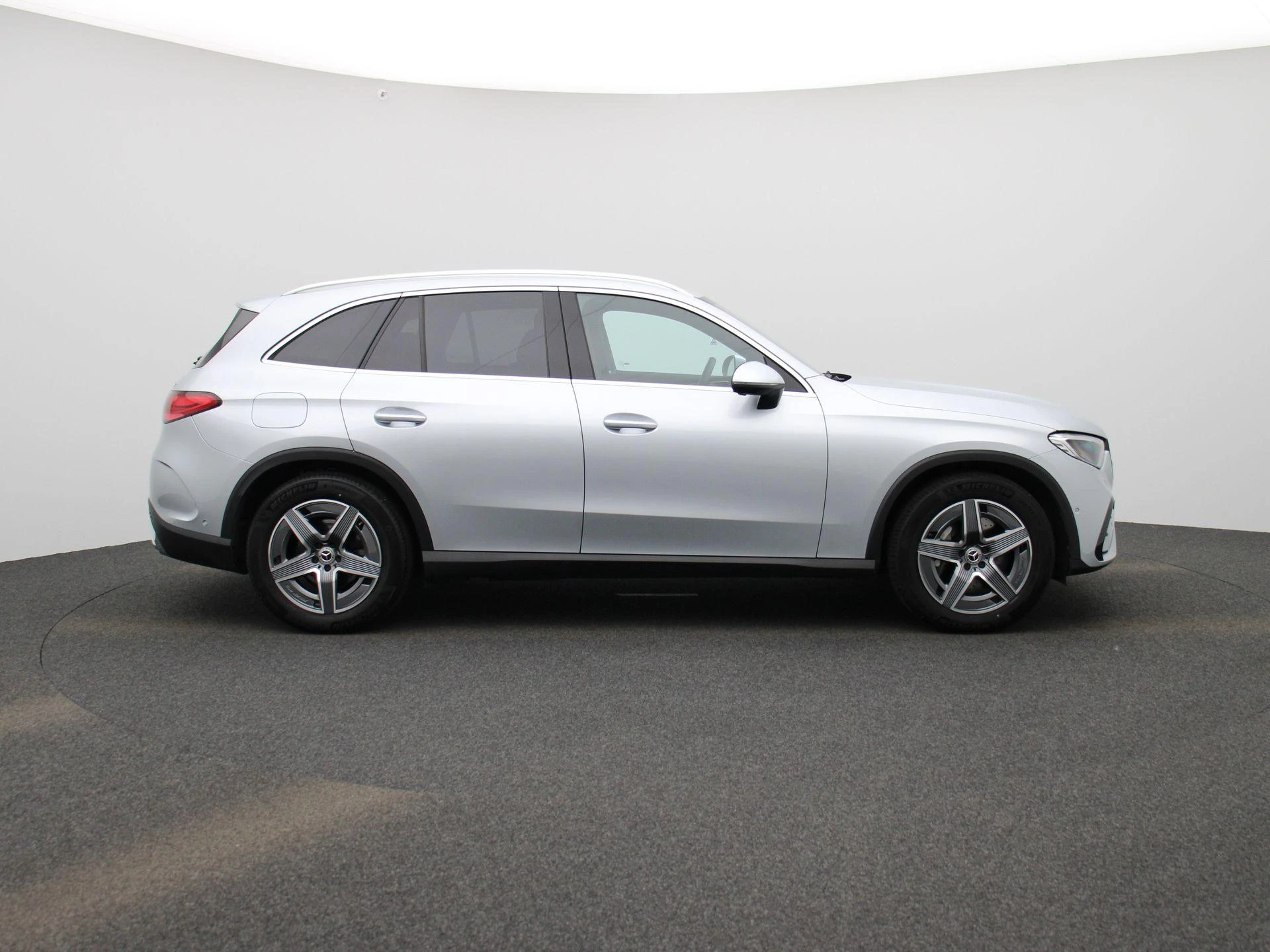 Mercedes-Benz-GLC-image-5