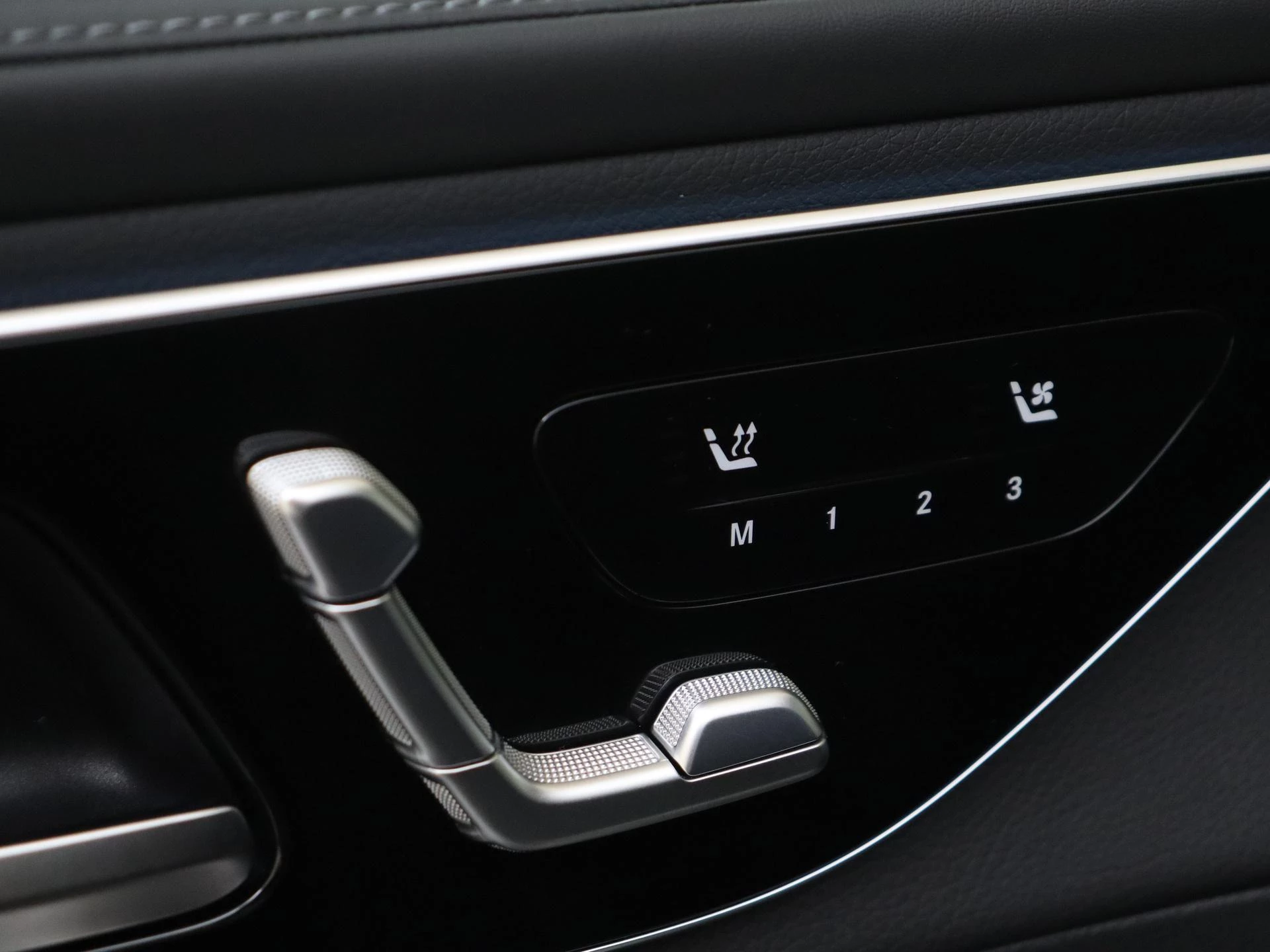 Mercedes-Benz-GLC-image-26