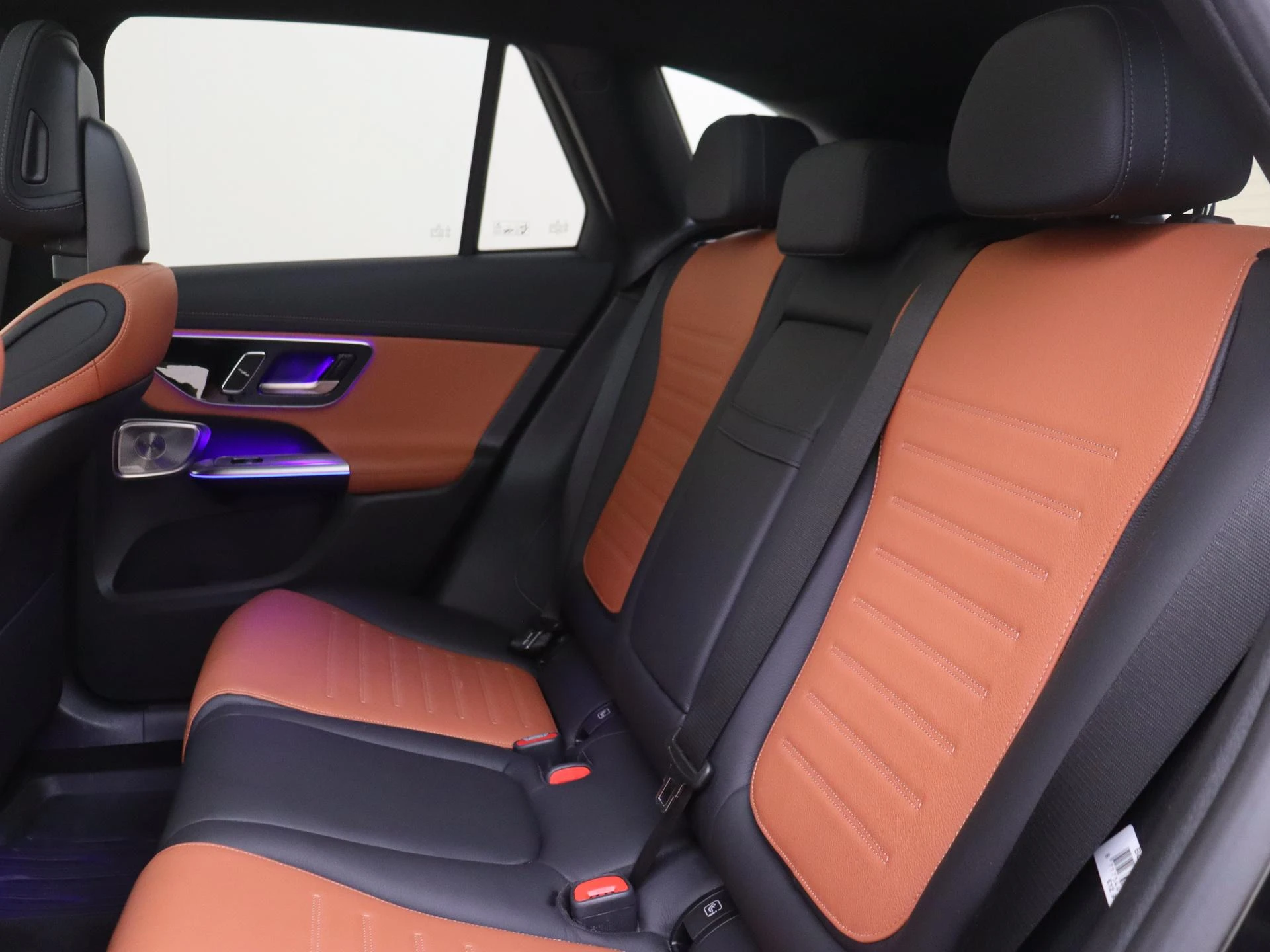Mercedes-Benz-GLC-image-13