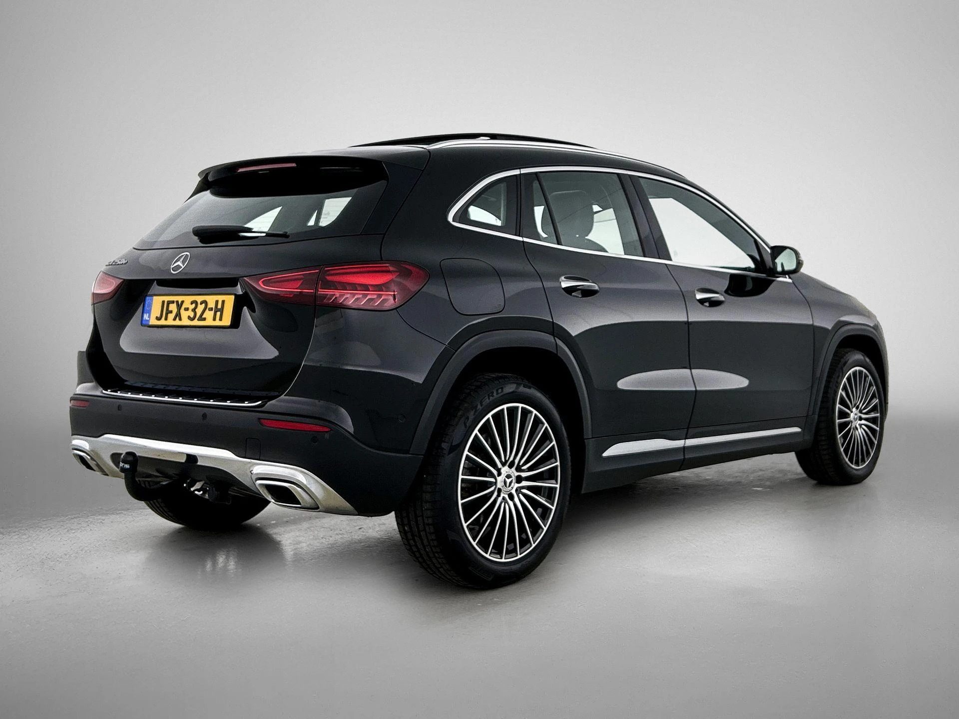 Mercedes-Benz-GLA-image-3