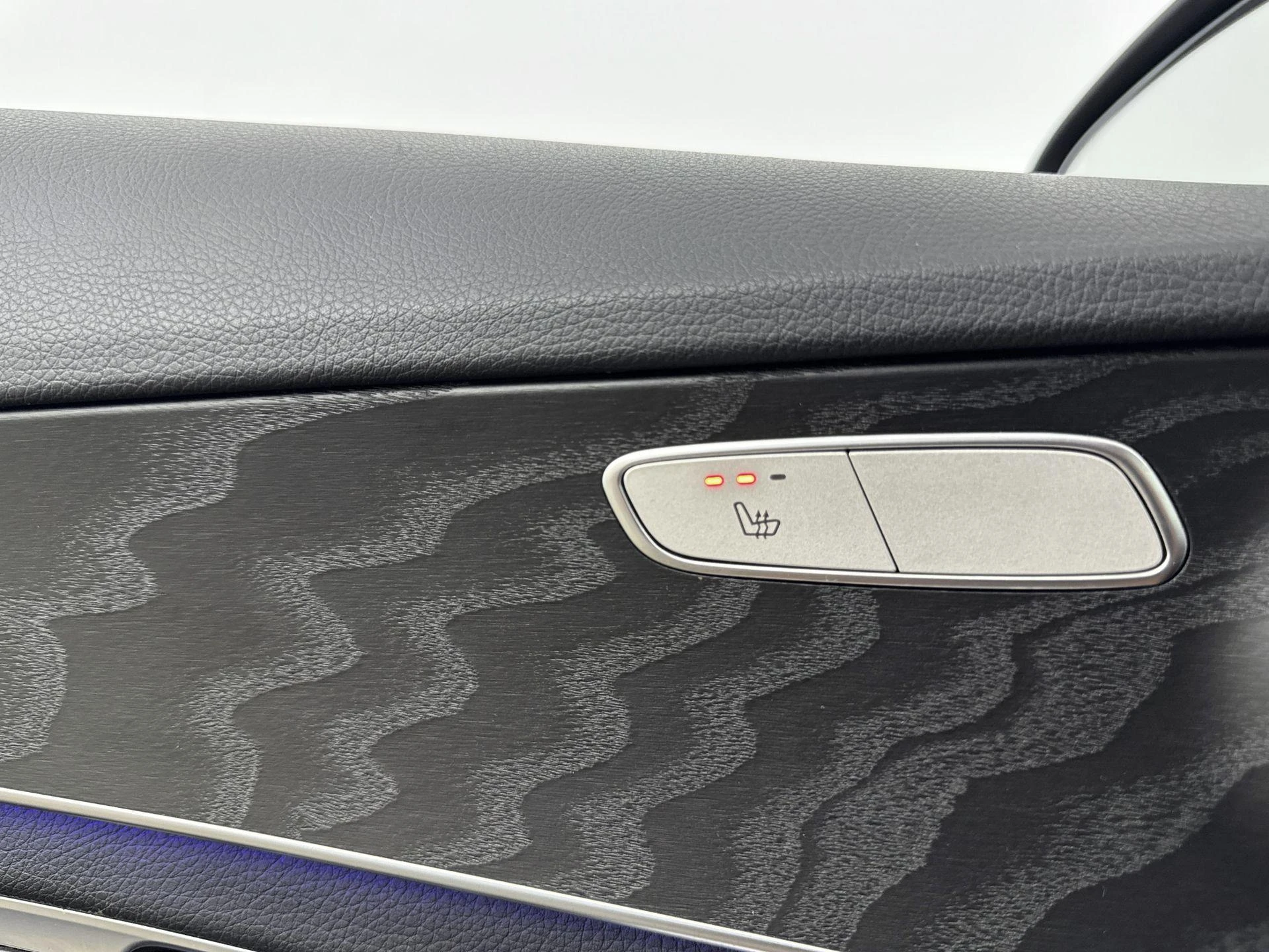 Mercedes-Benz-C-Klasse-image-7