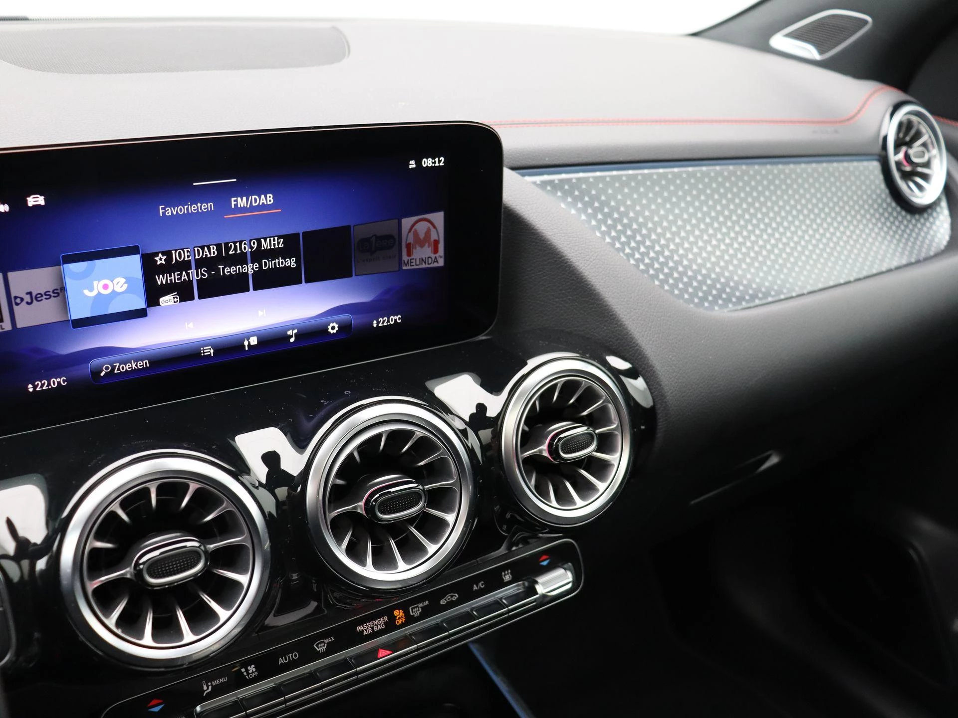 Mercedes-Benz EQA 250+ STAR EDITION + AMG + PANO DAK + BURMESTER + TREKHAAK + HEAD UP