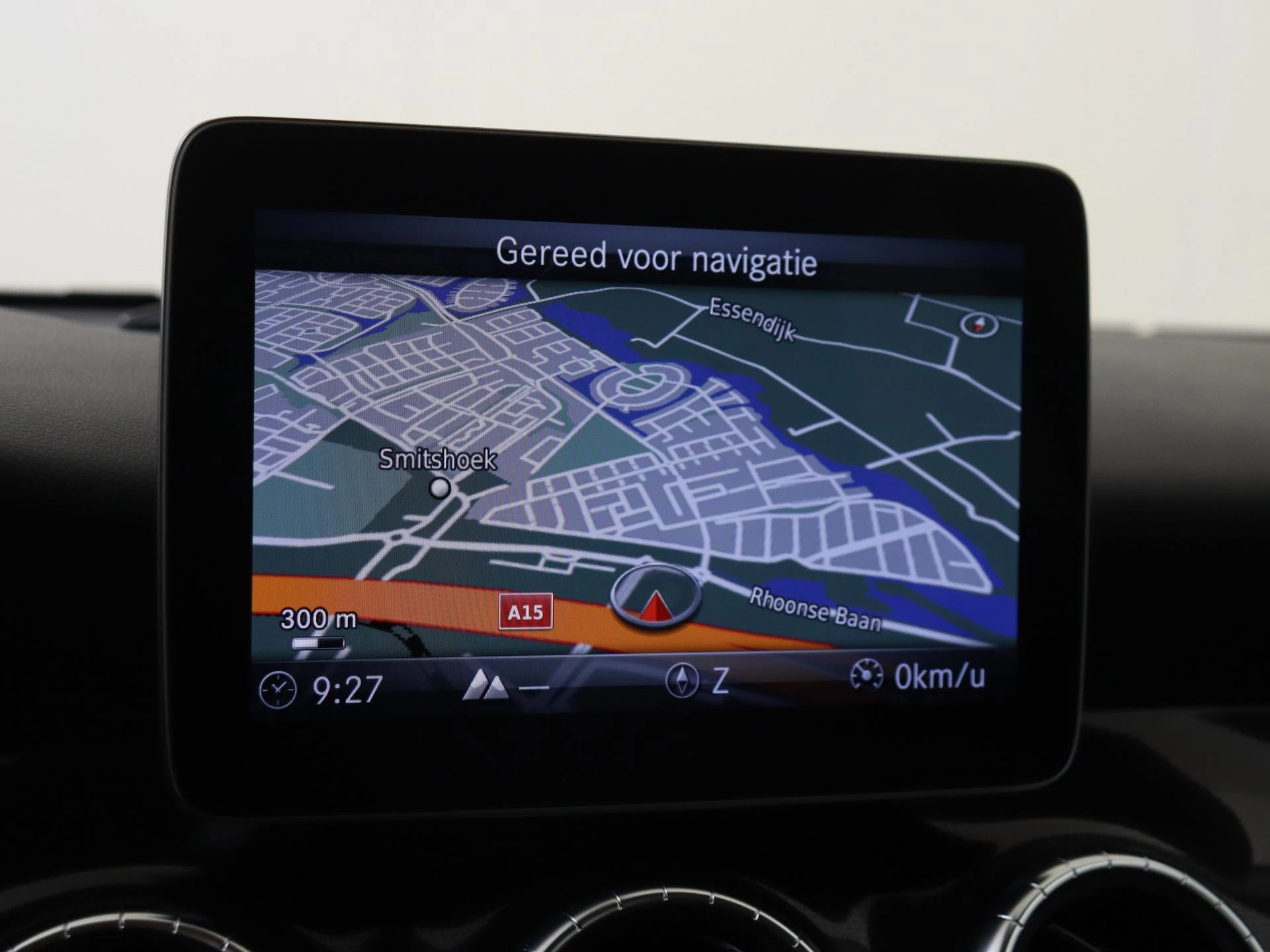 Mercedes-Benz-CLA-image-19