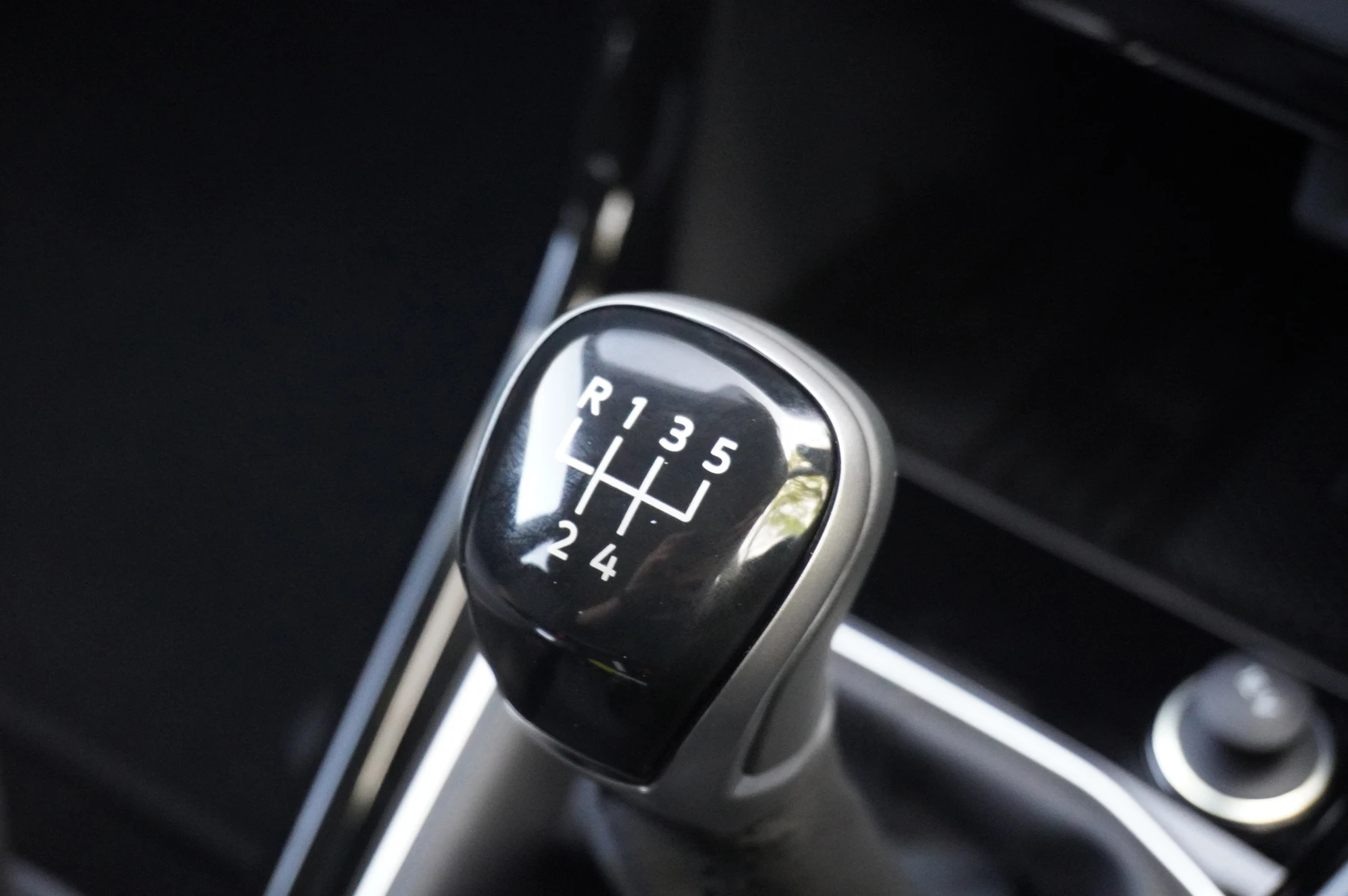 Volkswagen-T-Cross-image-31