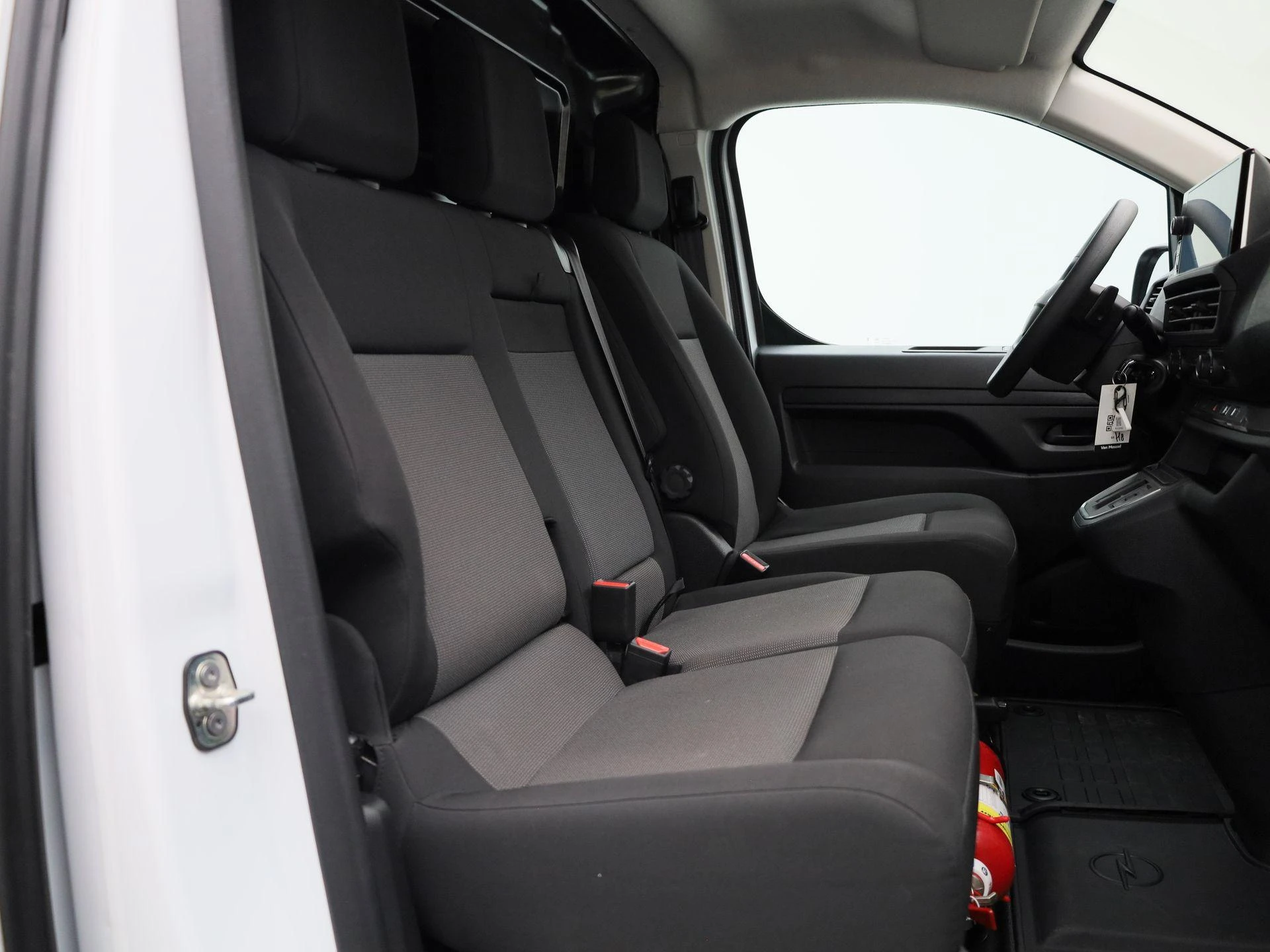 Opel-Vivaro-image-37