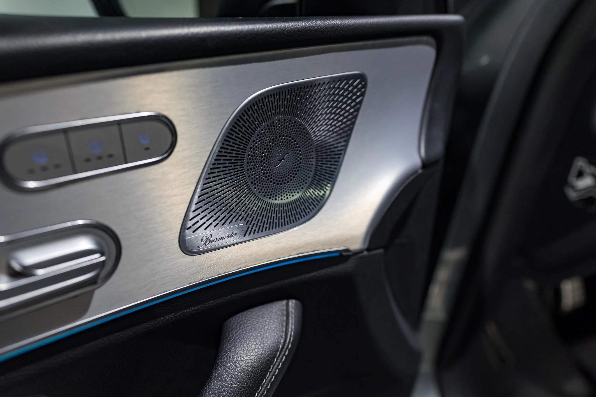 Mercedes-Benz-GLS-image-34