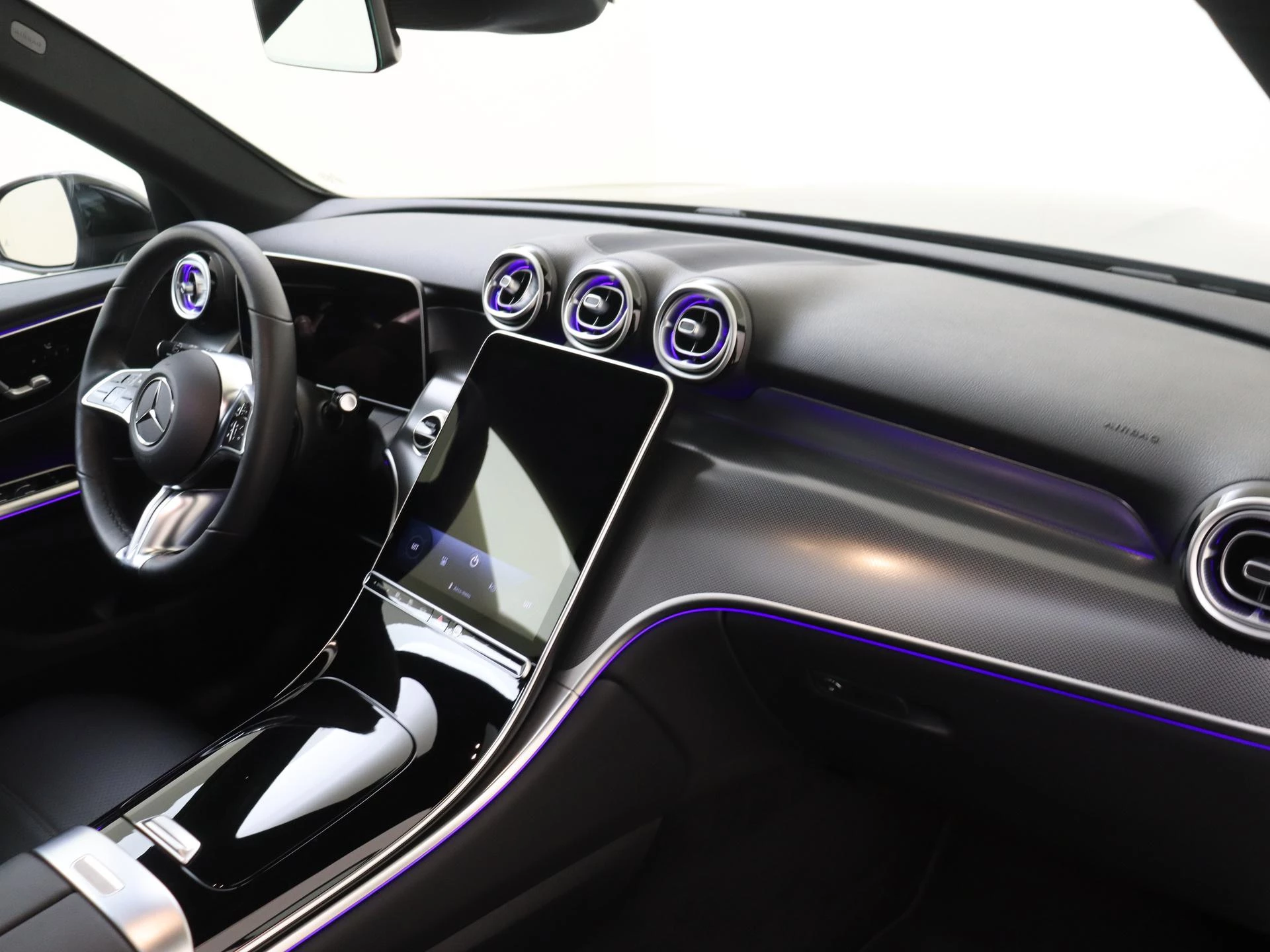 Mercedes-Benz-GLC-image-4