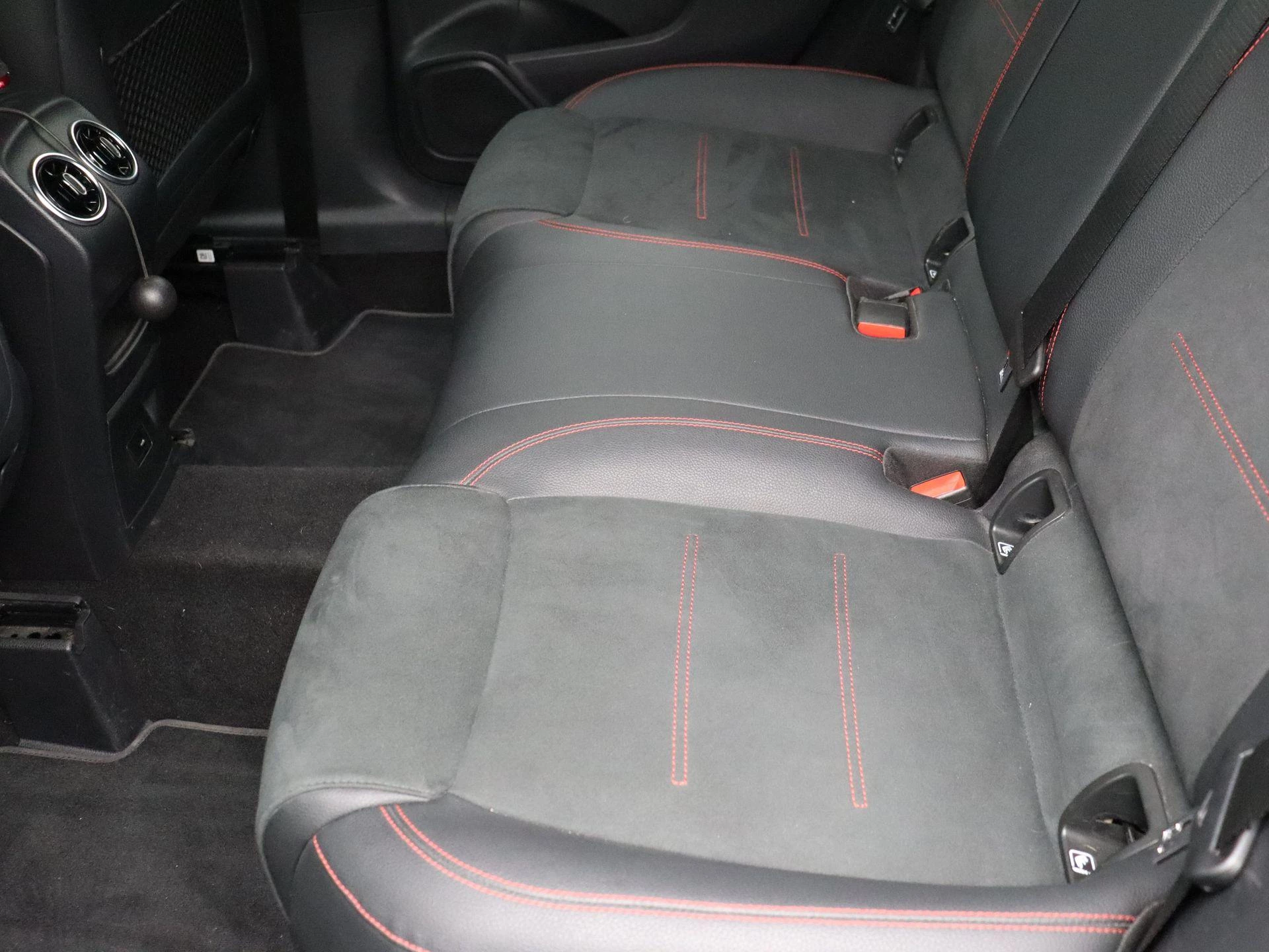 Mercedes-Benz B-Klasse 250 e + AMG LINE + LED + CAMERA +