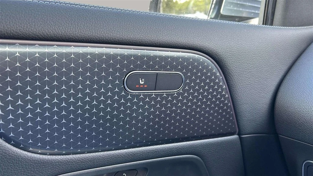 Mercedes-Benz-EQA-image-10
