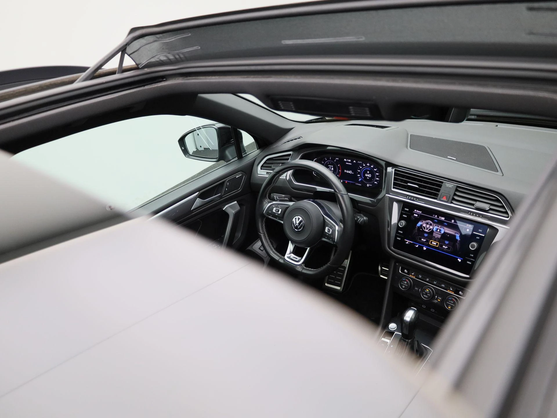 Volkswagen-Tiguan Allspace-image-43