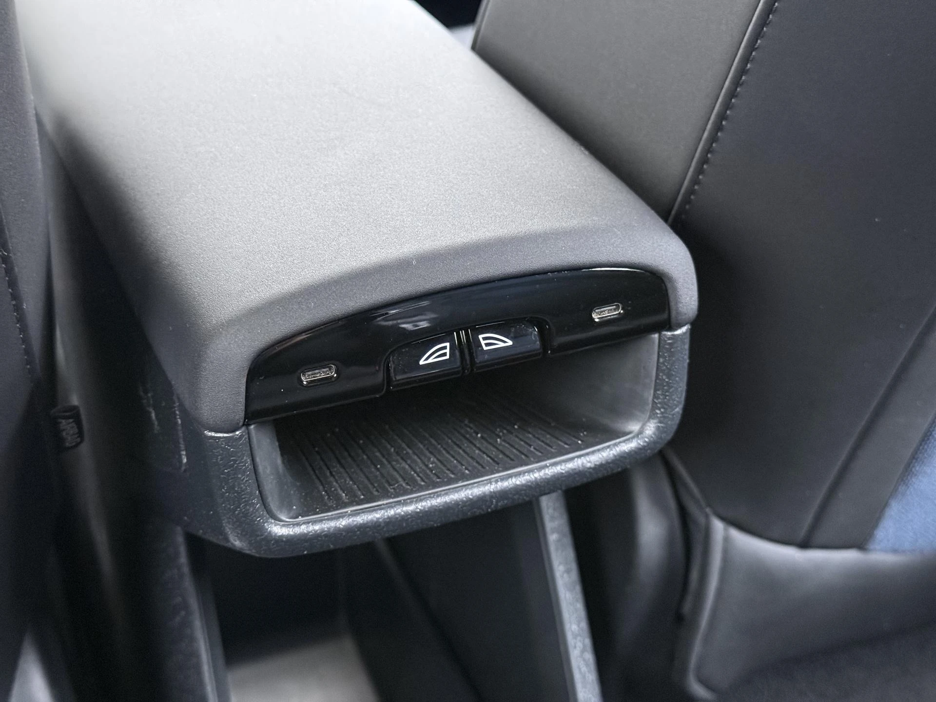 Volvo-EX30-image-15