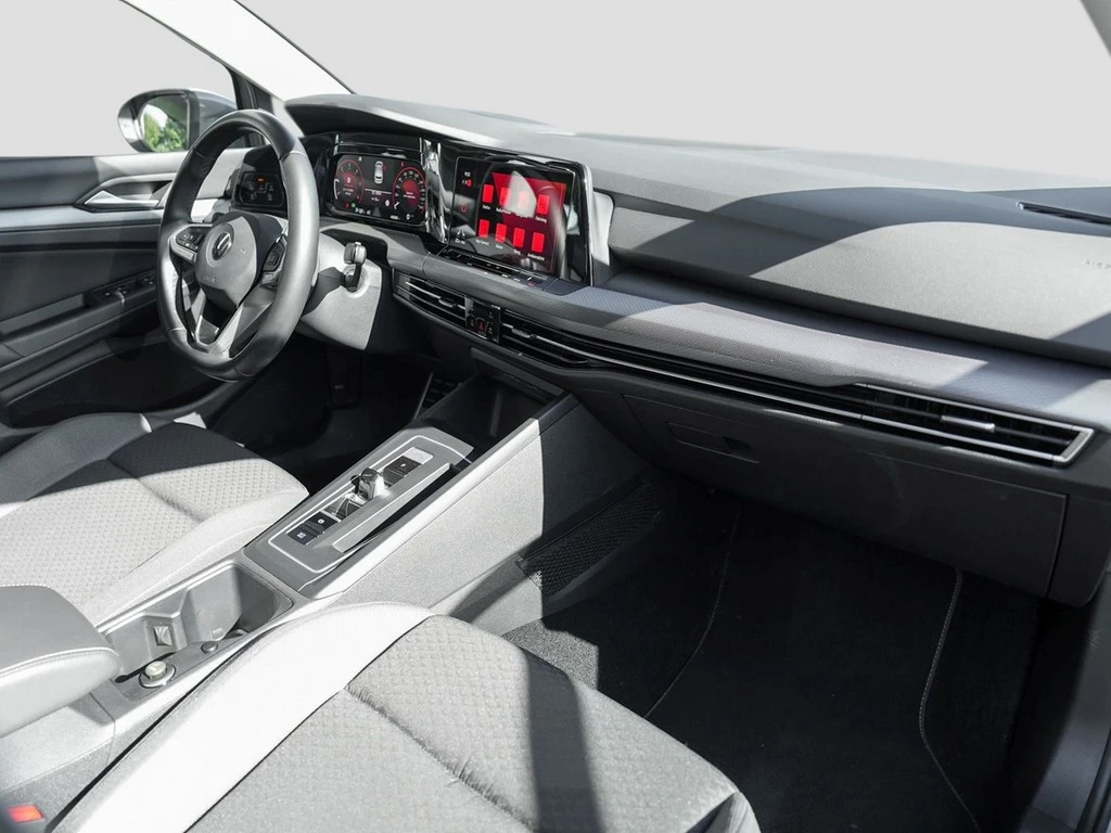 Volkswagen-Golf-image-7