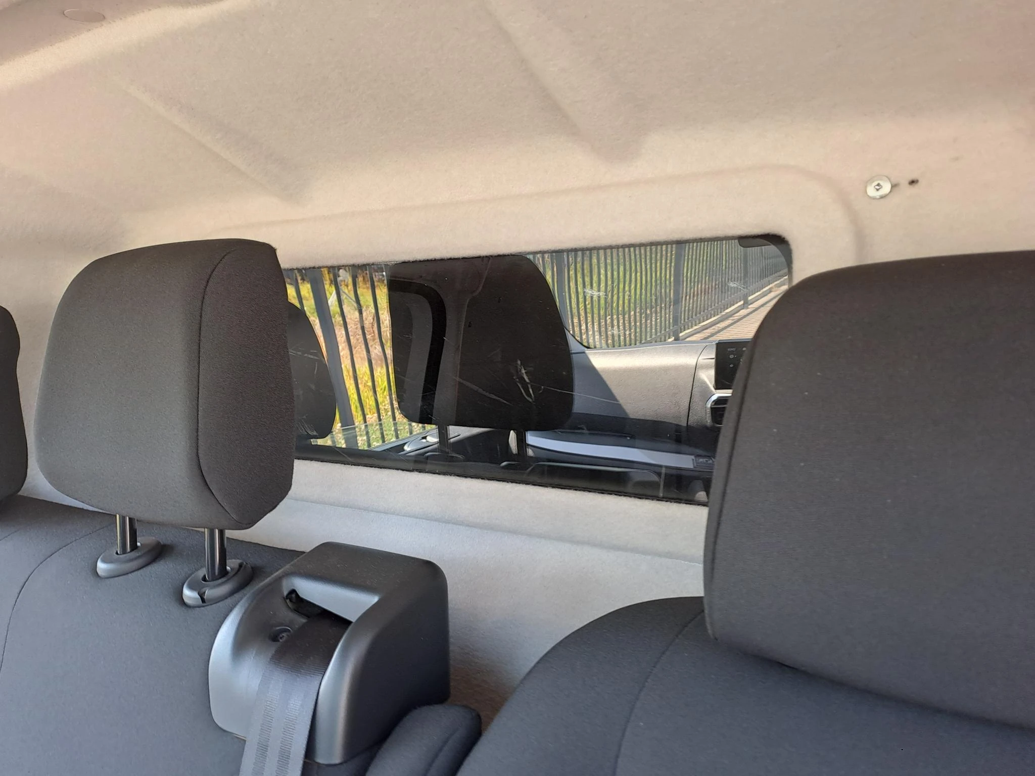 Peugeot-e-Expert-image-12