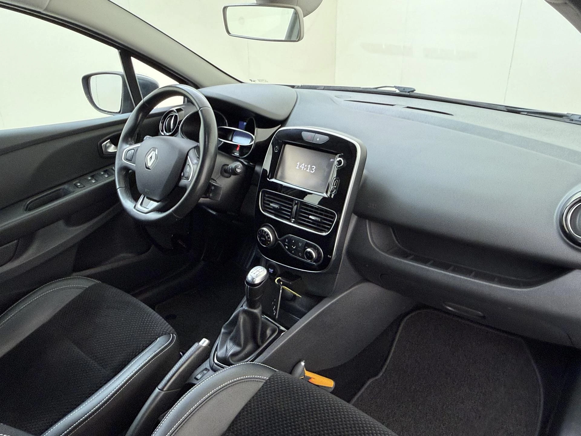 Renault-Clio-image-4