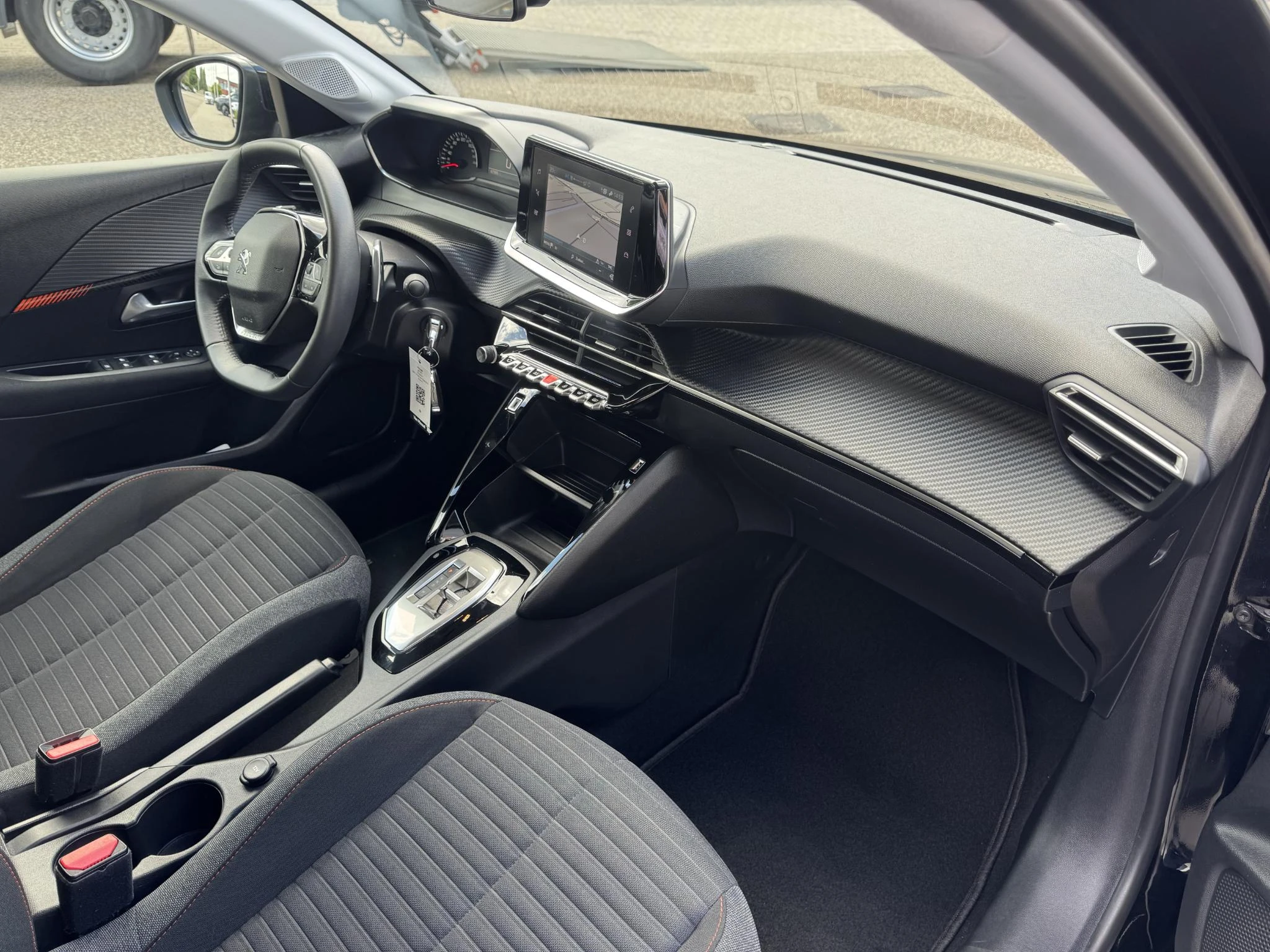 Peugeot-208-image-15