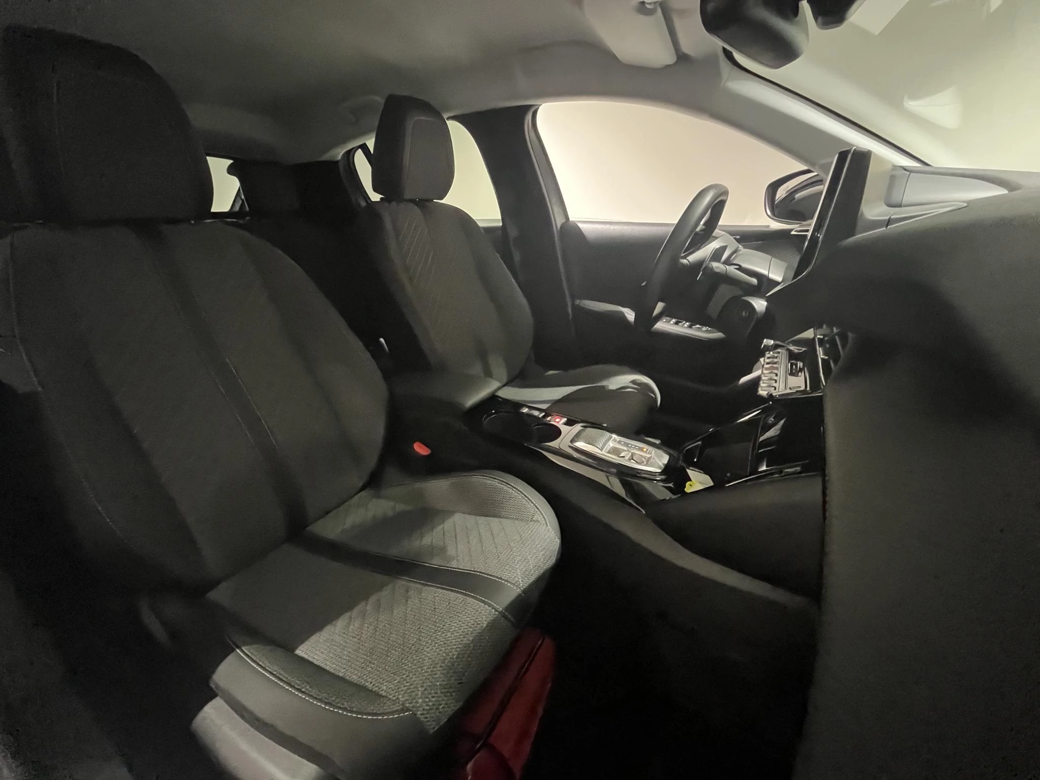 Peugeot-208-image-18