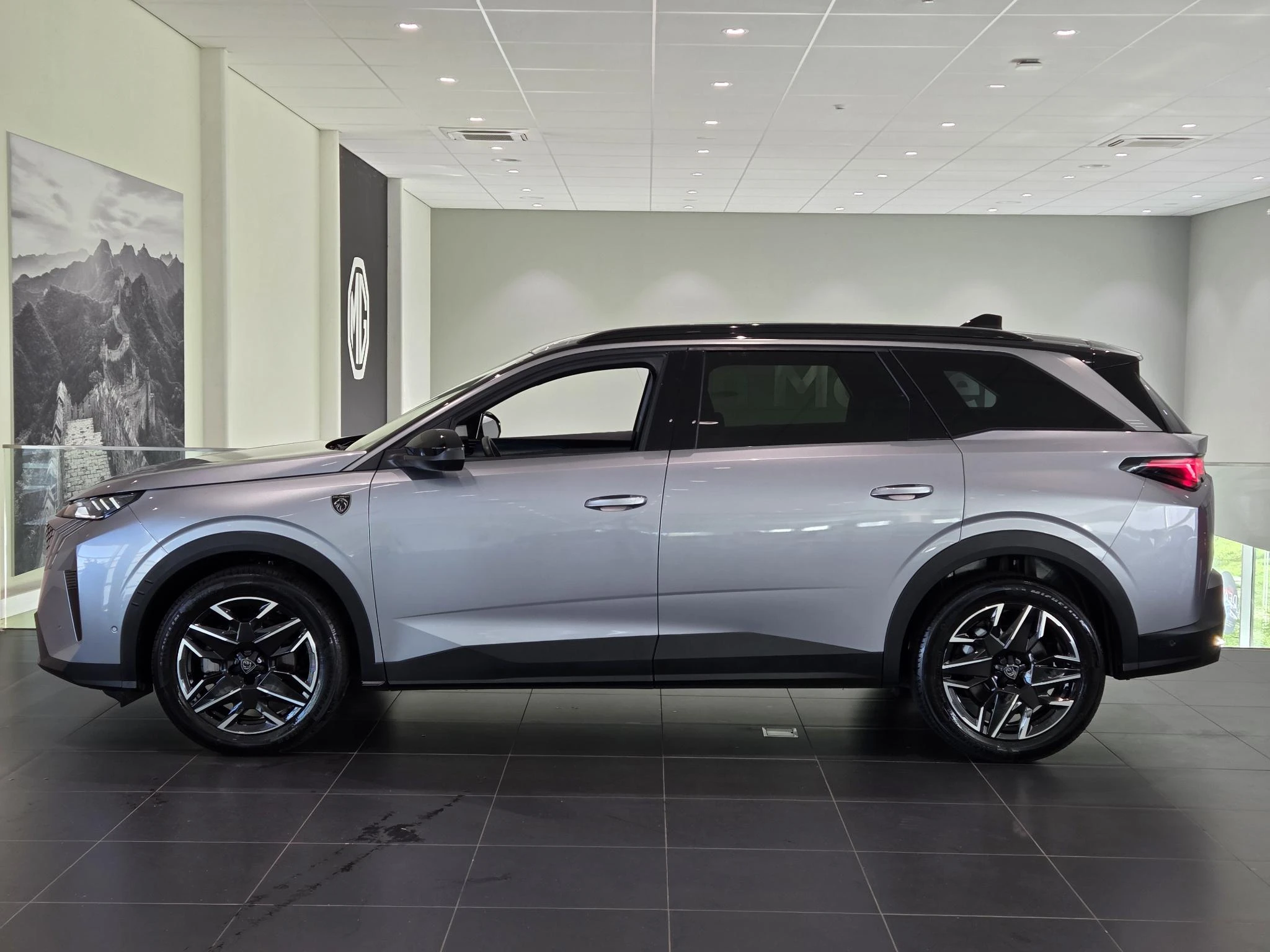 Peugeot-5008-image-2