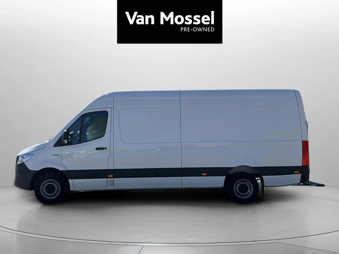 Mercedes-Benz-eSprinter-image-1