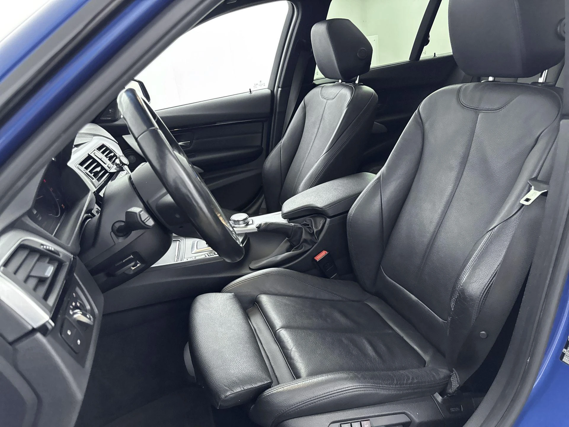 BMW-3 Serie-image-21