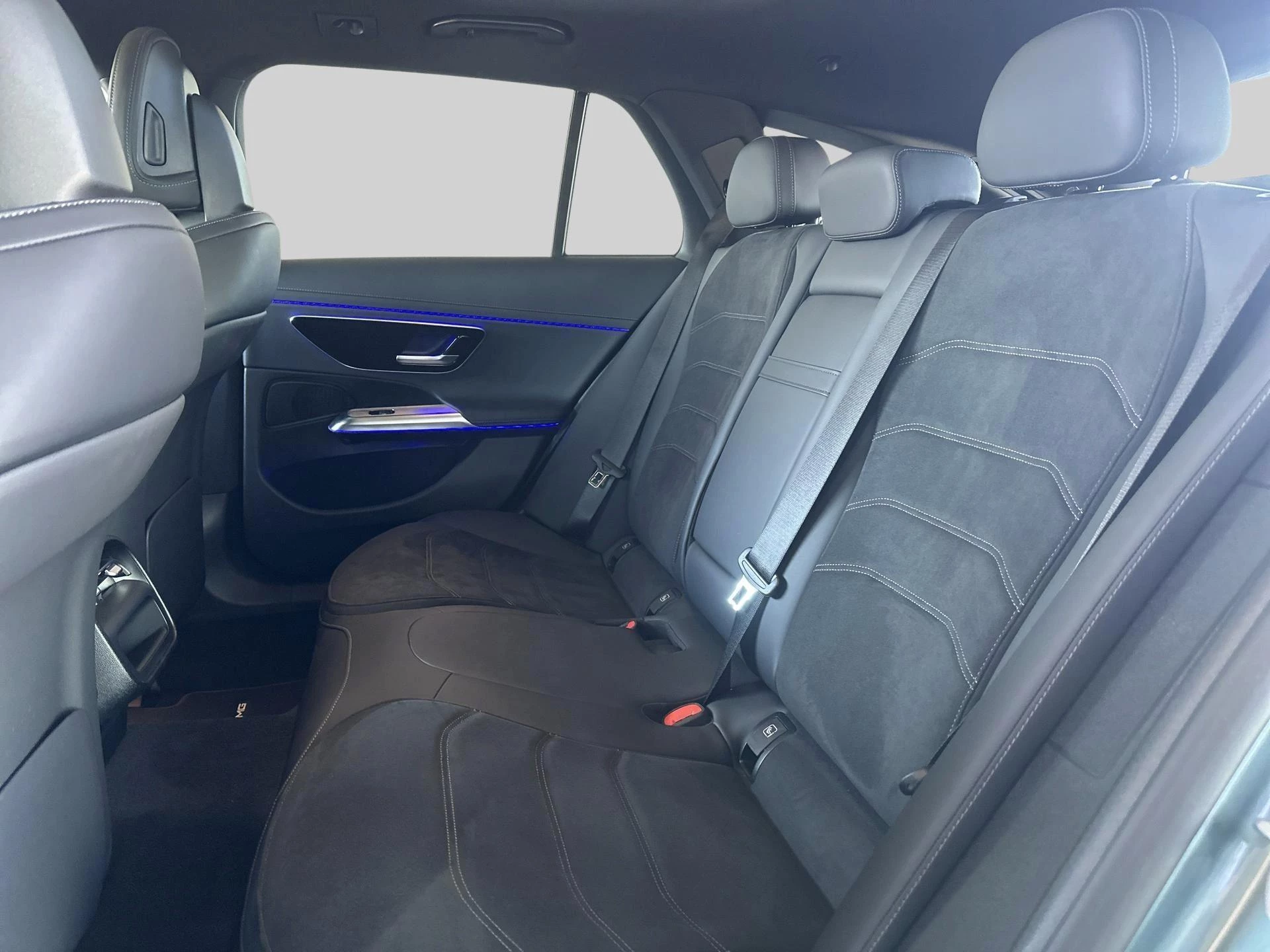 Mercedes-Benz-Classe E-image-13