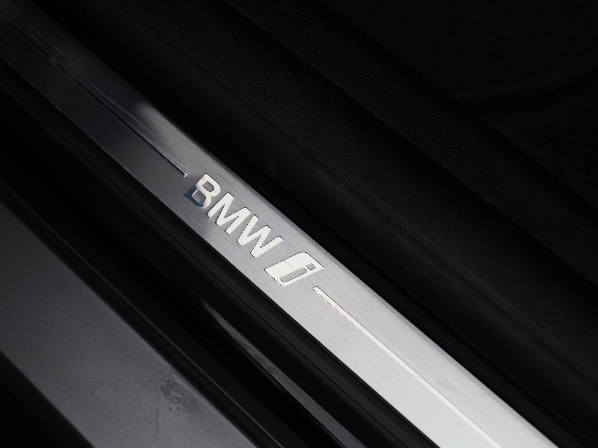 BMW-i4-image-28