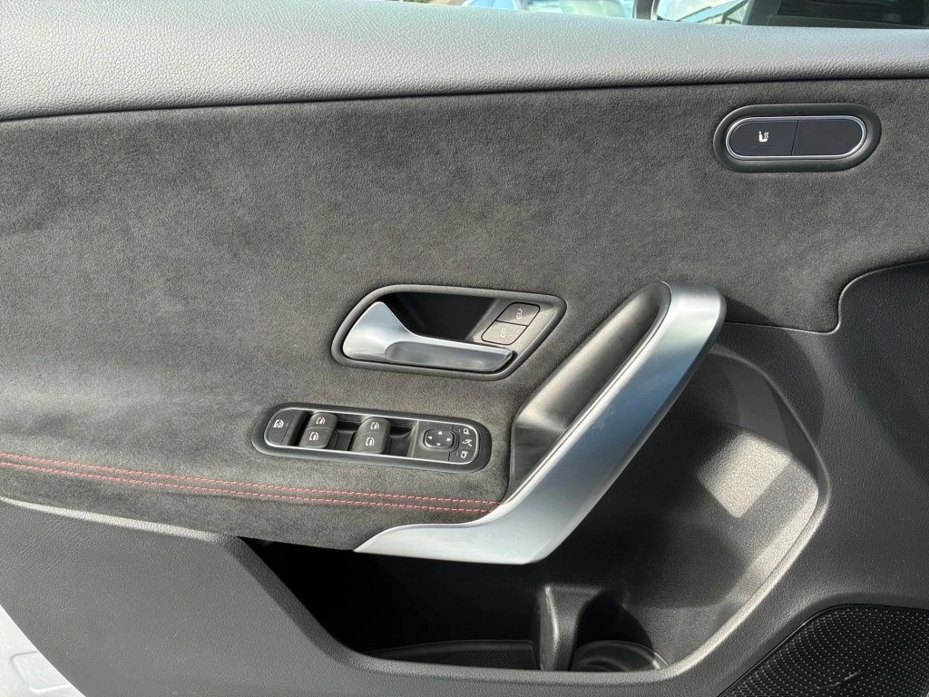 Mercedes-Benz-A-Klasse 220 d-image-8