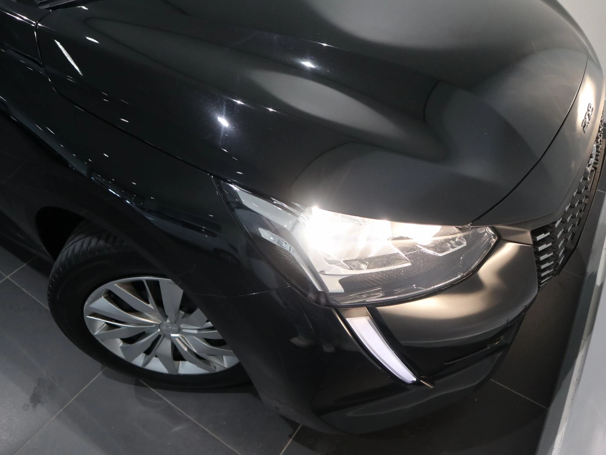 Peugeot-208-image-20