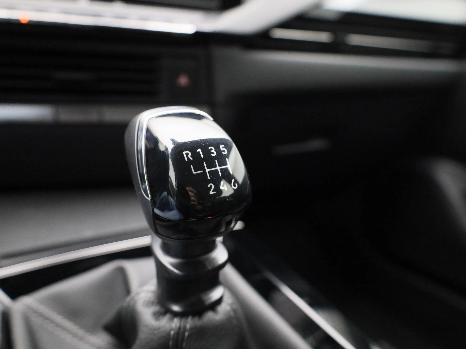 Opel-Astra-image-21