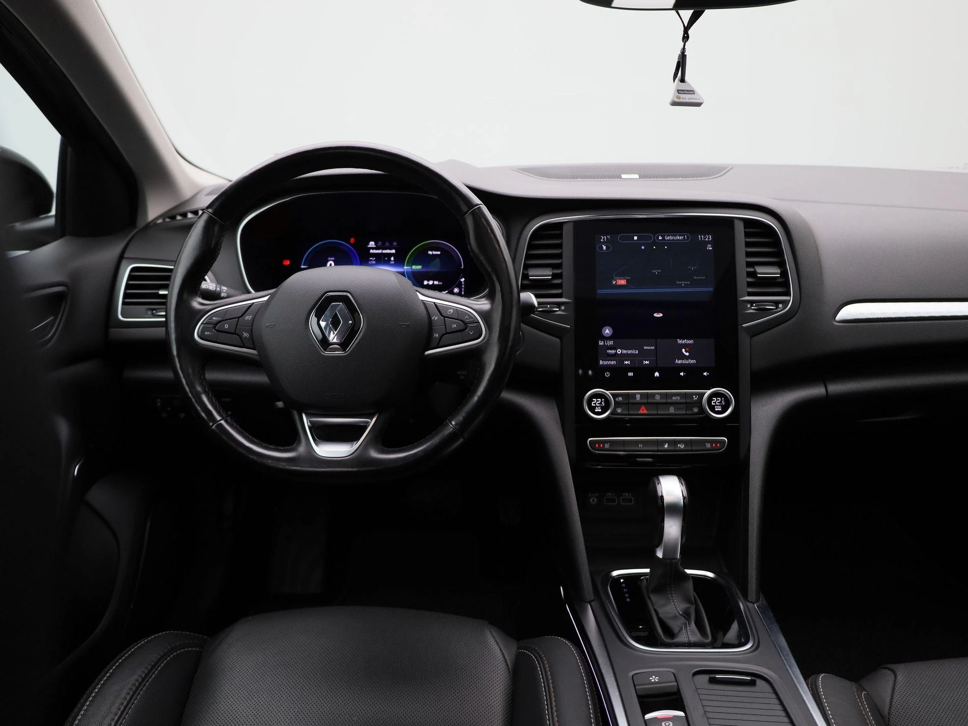 Renault-Megane E-Tech-image-6