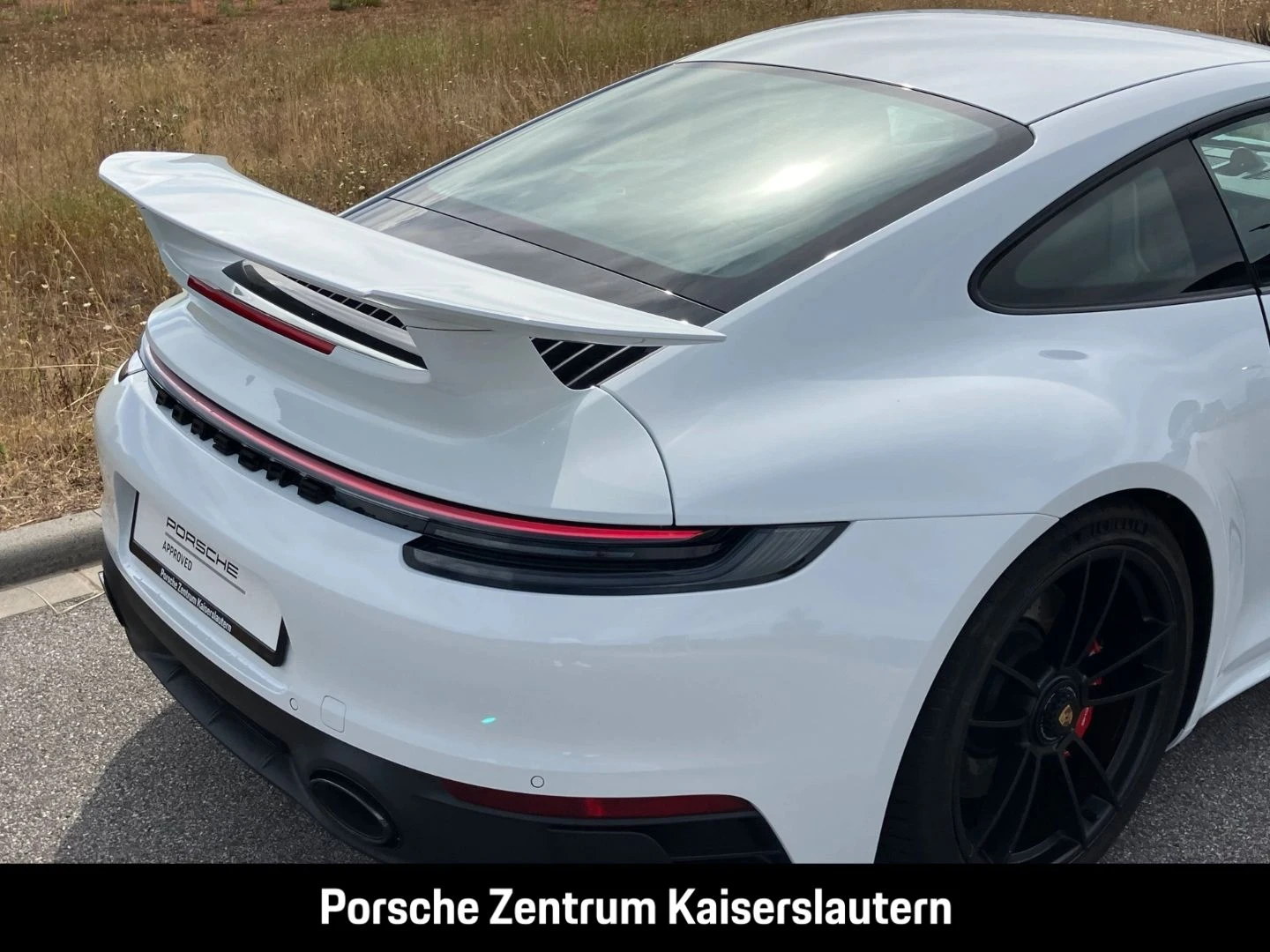 Porsche-911-image-16