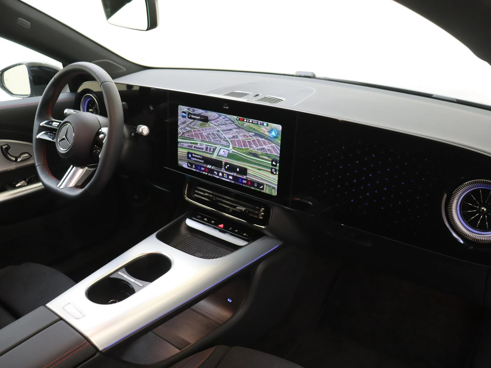 Mercedes-Benz-CLA-image-9