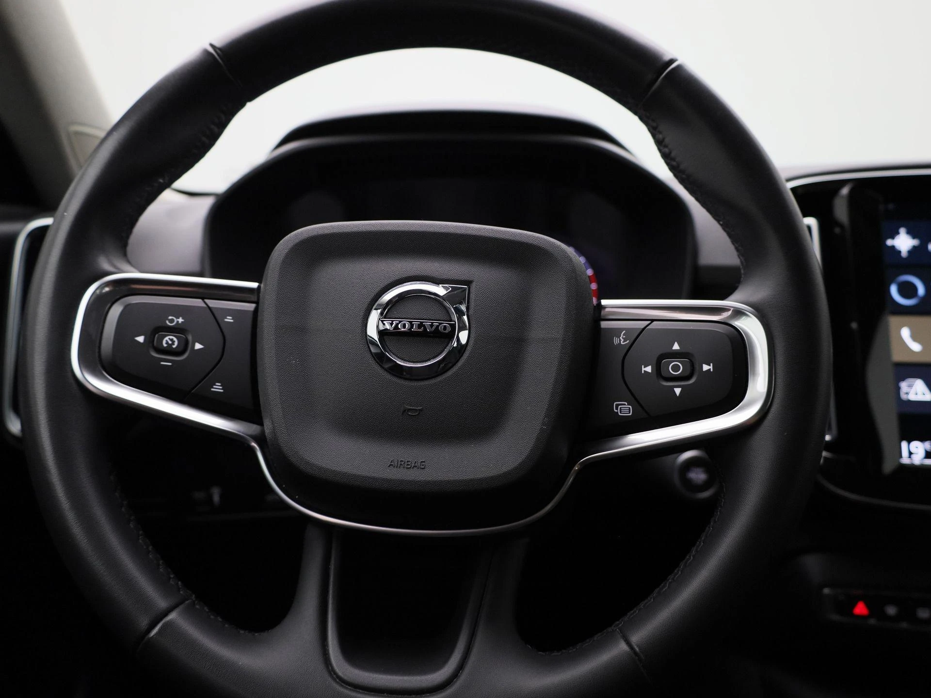 Volvo-XC40-image-6