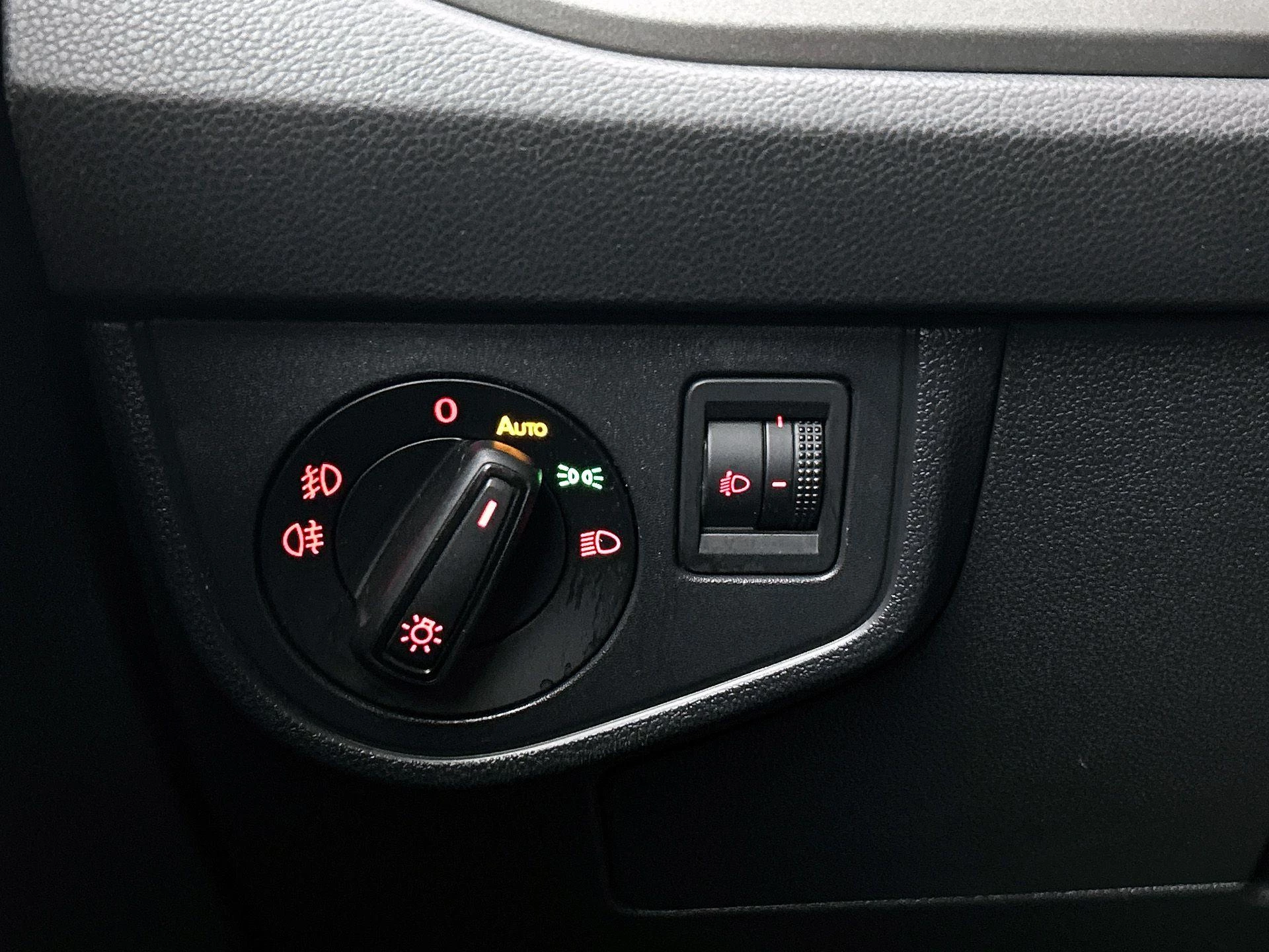 Volkswagen-Polo-image-23