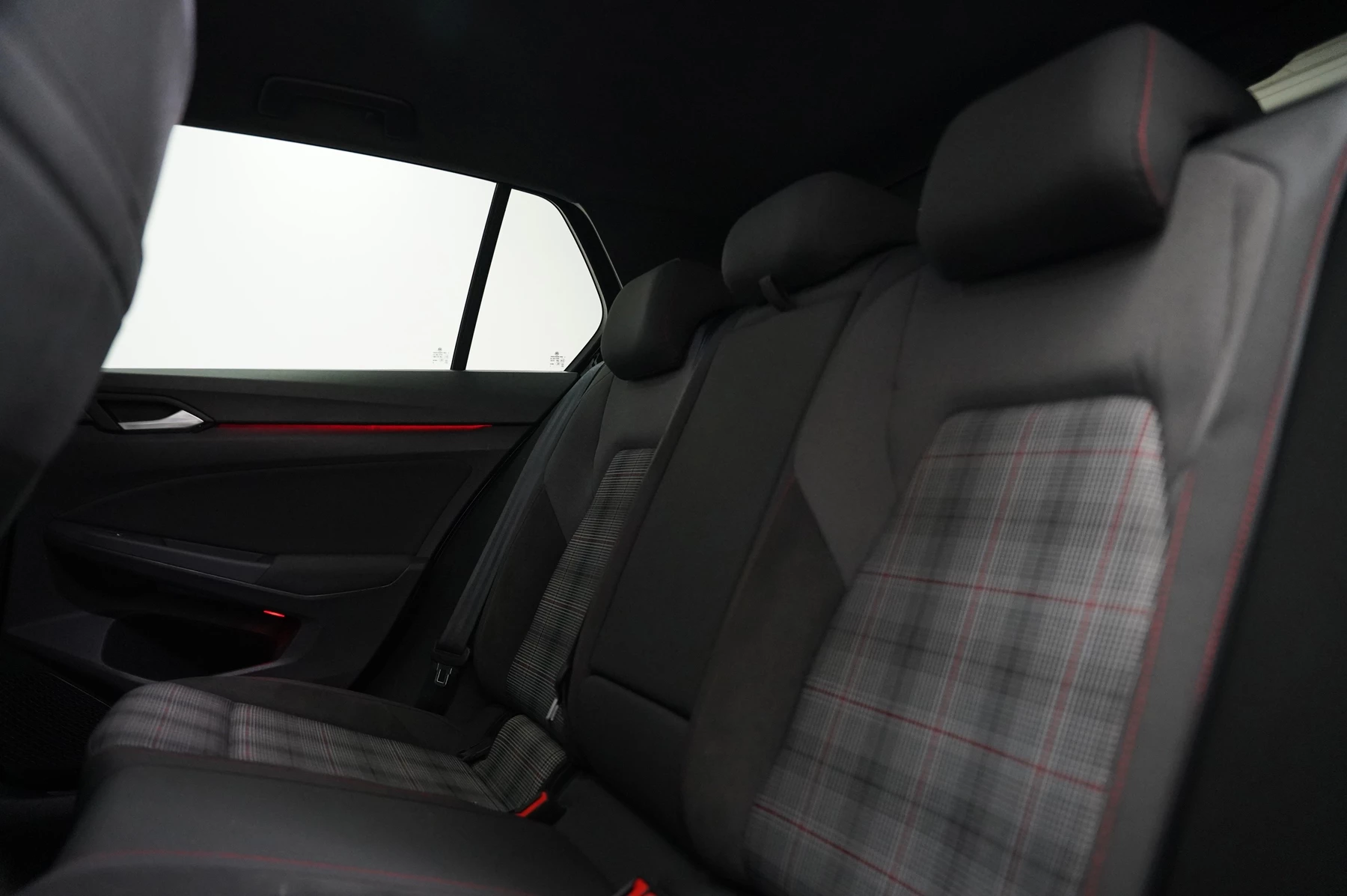 Volkswagen-Golf-image-38