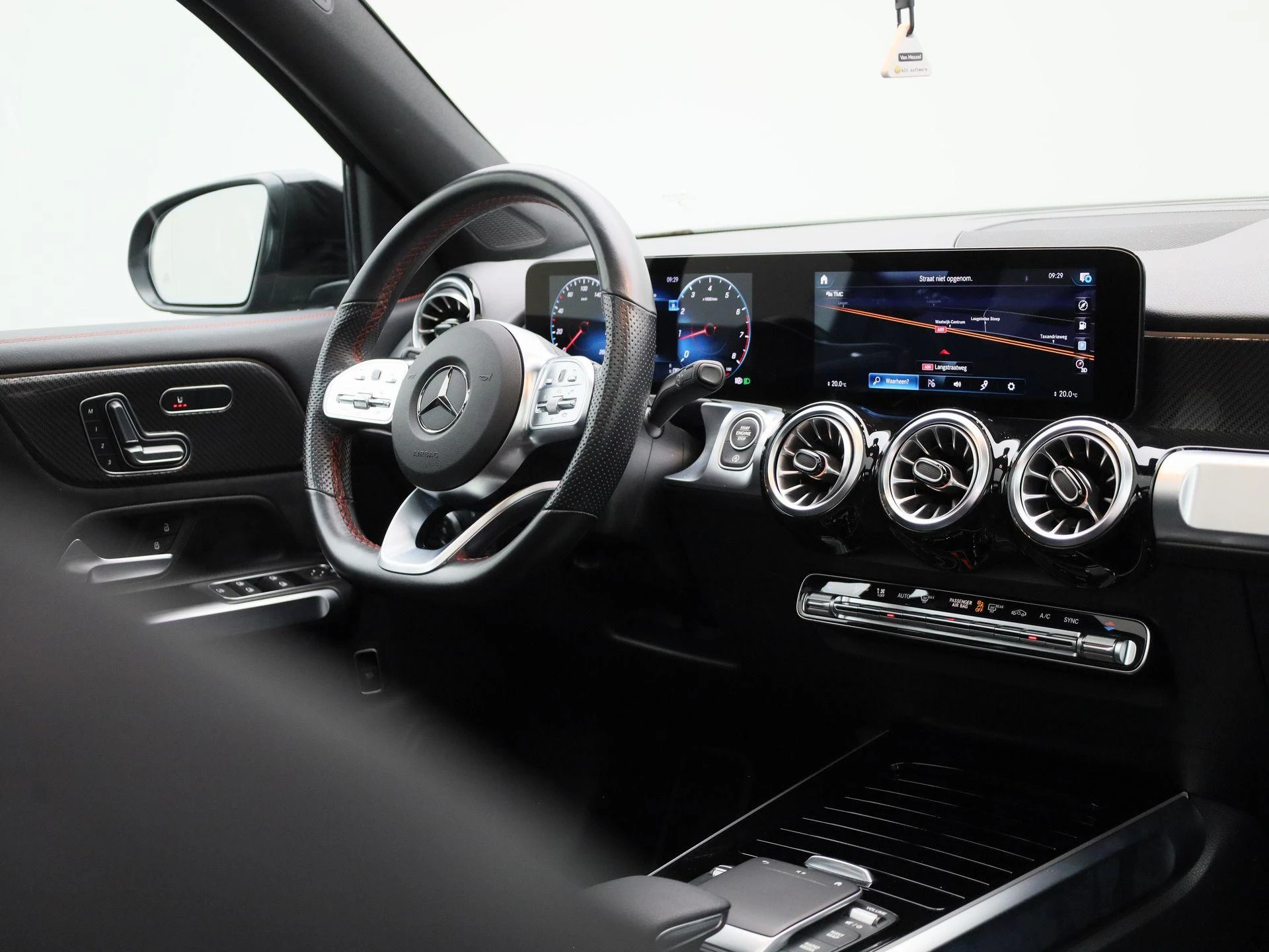 Mercedes-Benz GLB 200 4MATIC AMG Line
