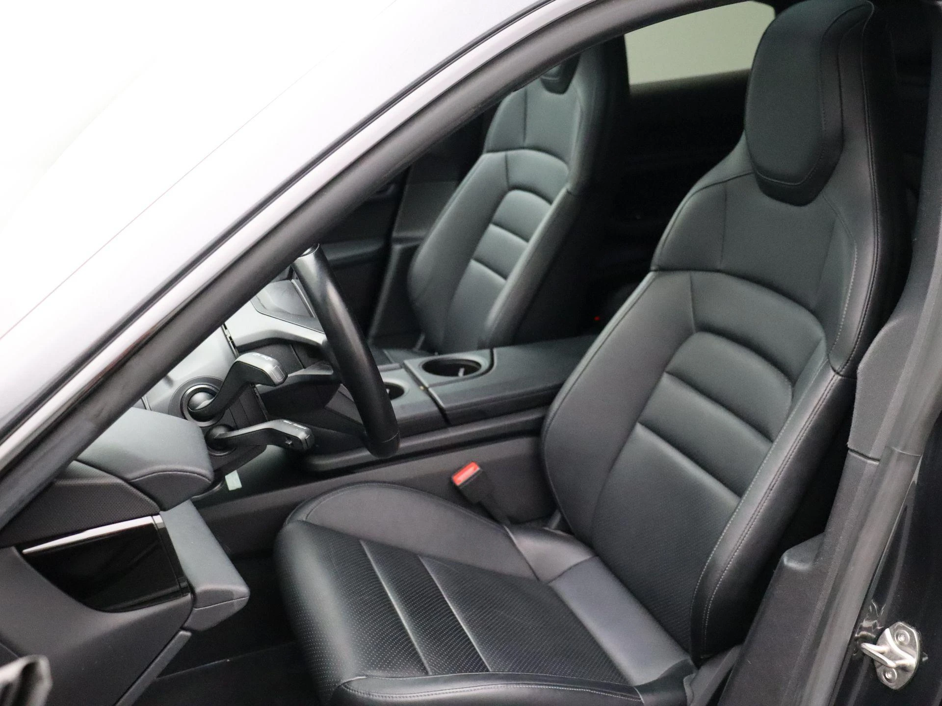Porsche-Taycan-image-13
