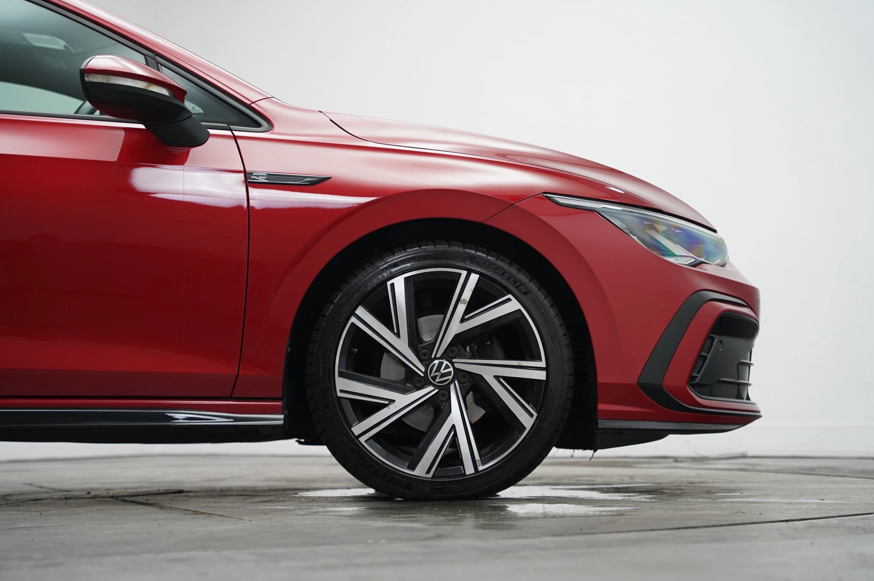 Volkswagen-Golf-image-28