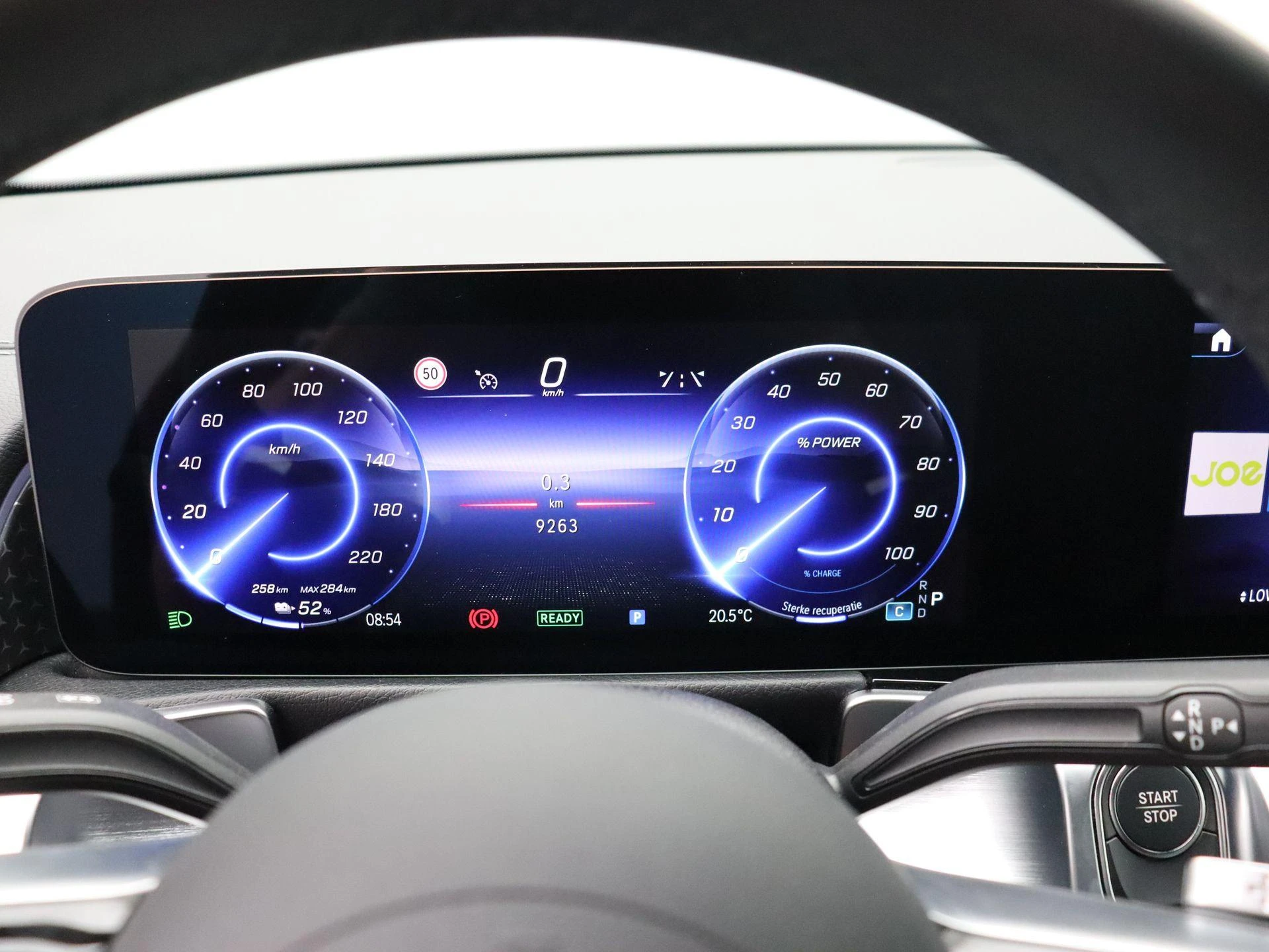 Mercedes-Benz-EQB-image-9