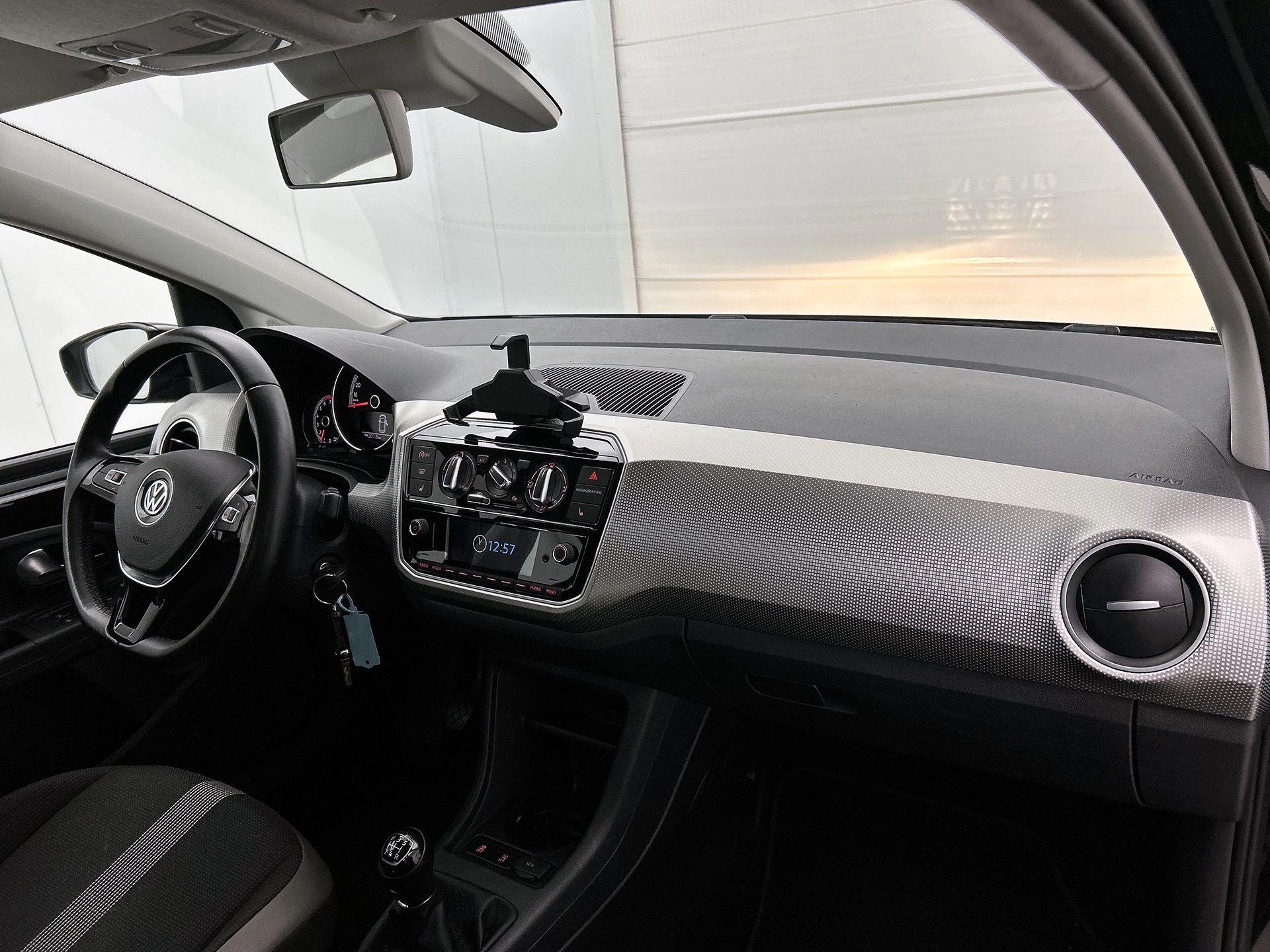 Volkswagen-up!-image-16