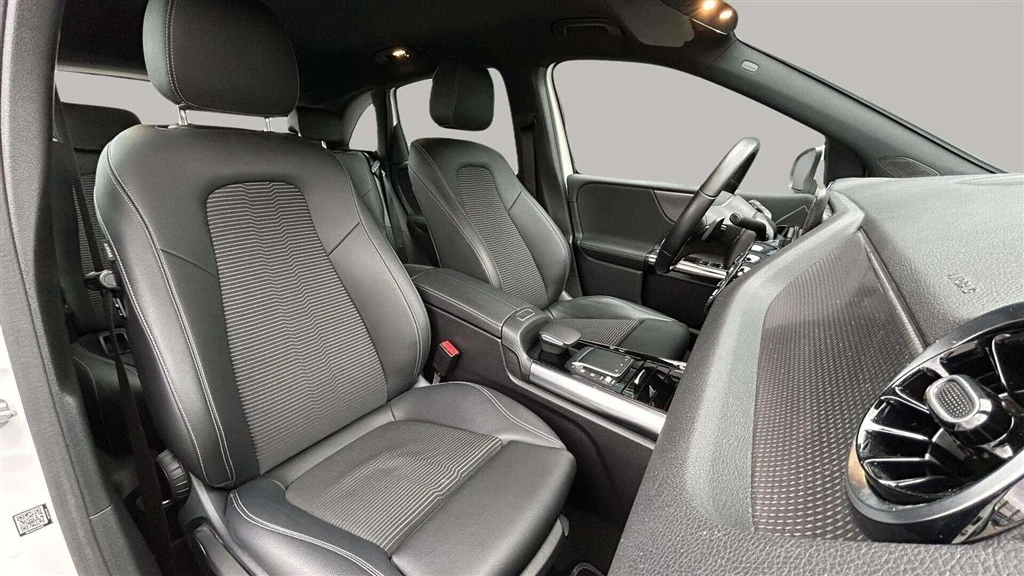 Mercedes-Benz-B-Klasse-image-21