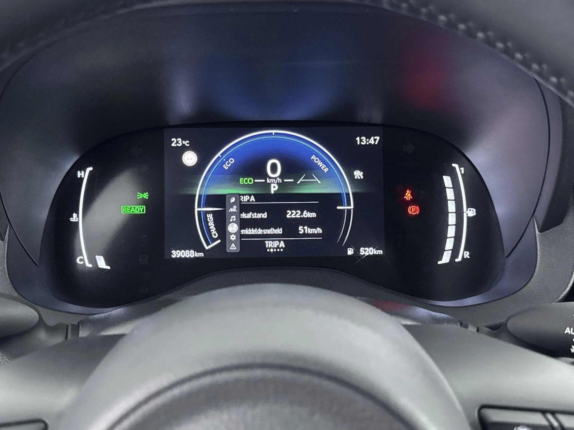 Toyota-Yaris Cross-image-8