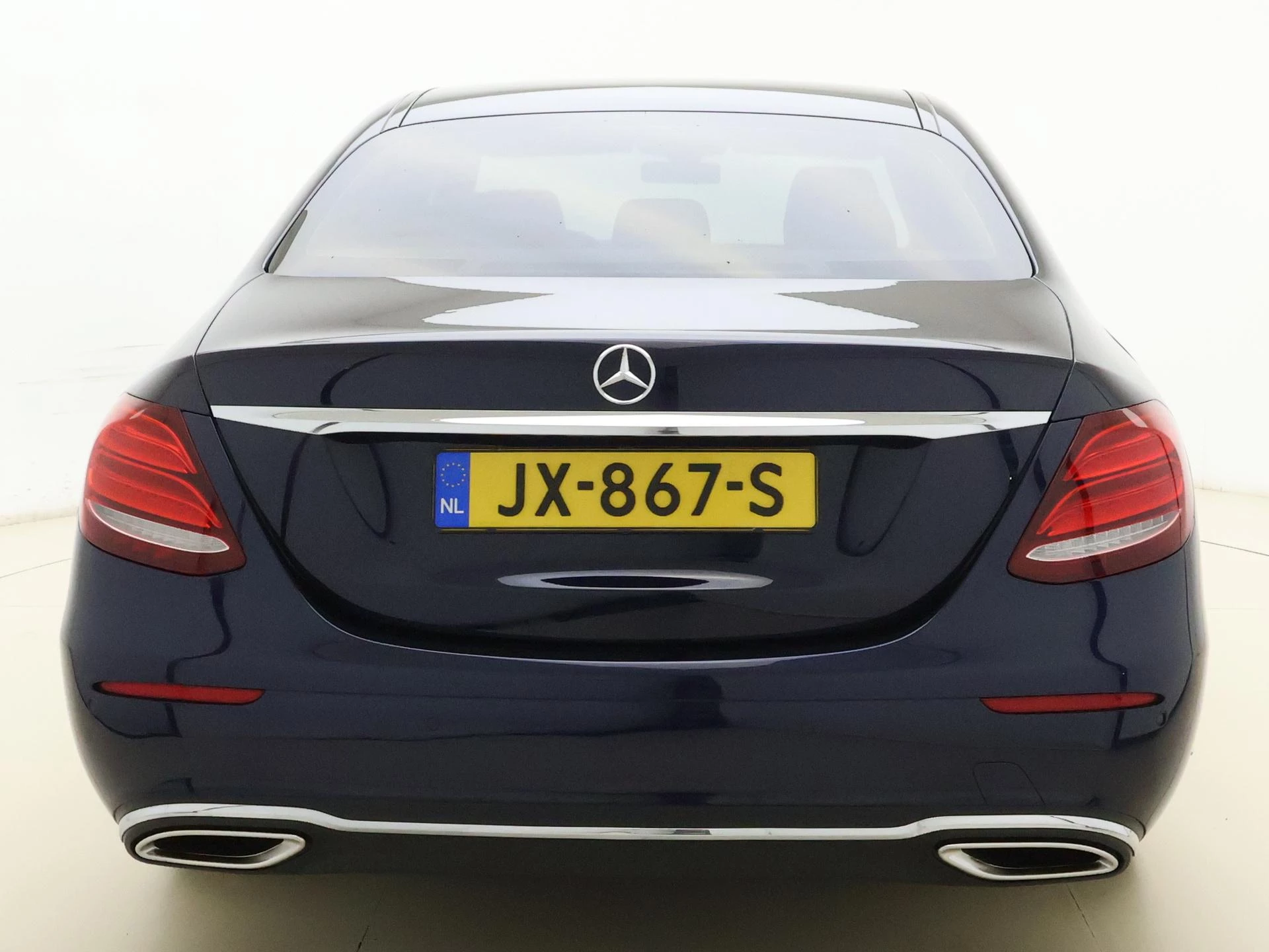 Mercedes-Benz-E-Klasse-image-7