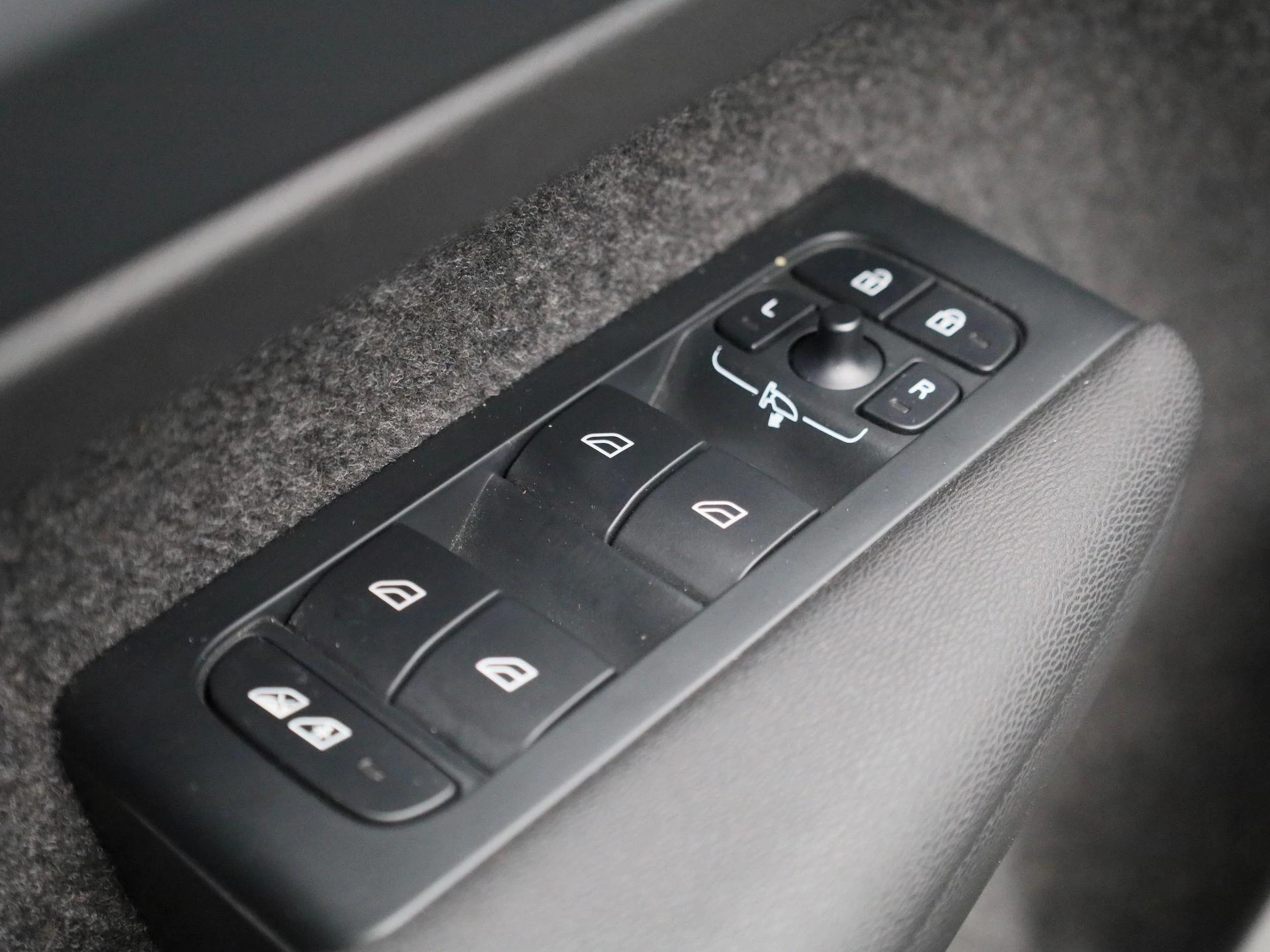 Volvo-XC40-image-33