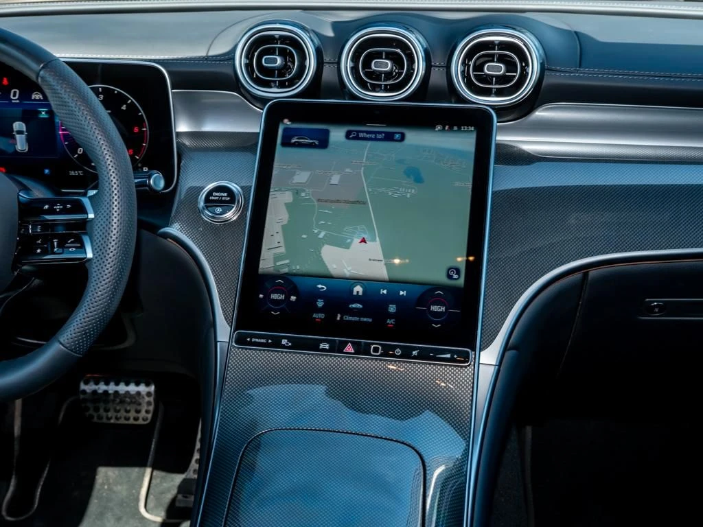 Mercedes-Benz-GLC 300 d-image-10