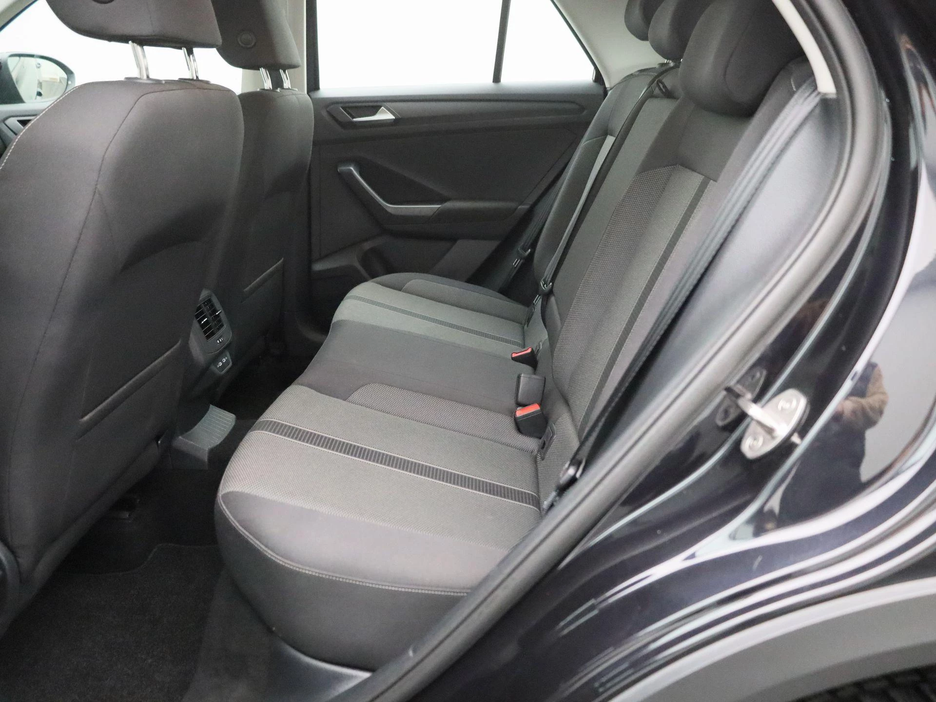 Volkswagen-T-Roc-image-8